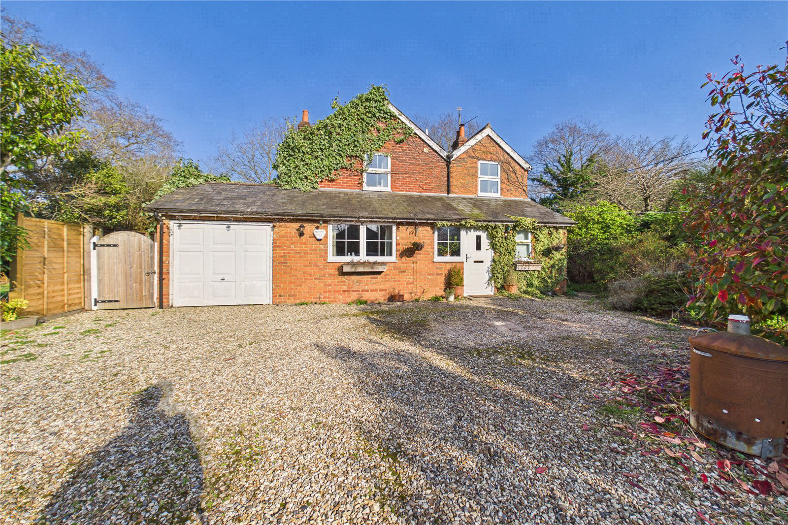 Woodlands Avenue, Burghfield Common, Reading, Rg7, Berkshire, BOOK A VIEWING