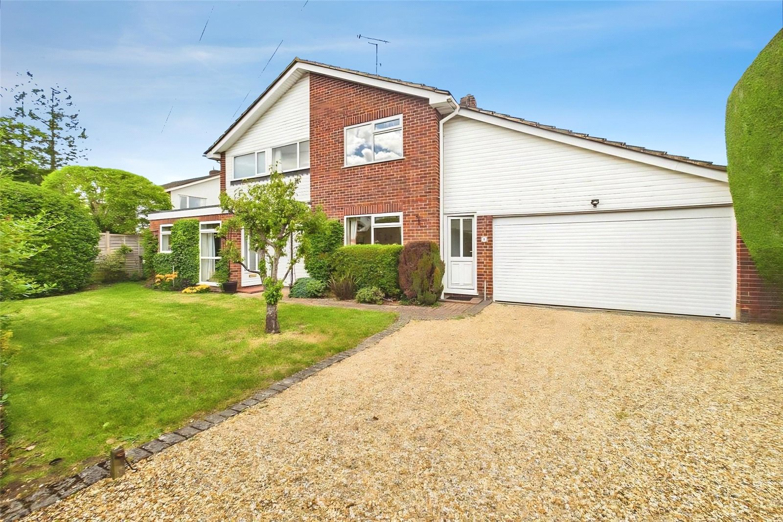 Hollybush Lane, Burghfield Common, Reading, Rg7, Berkshire, BOOK A VIEWING