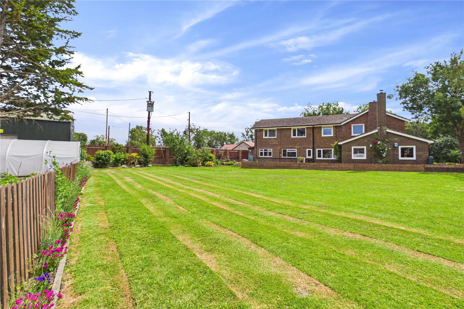 Burghfield Bridge, Burghfield, Reading, Rg30, Berkshire, BOOK A VIEWING
