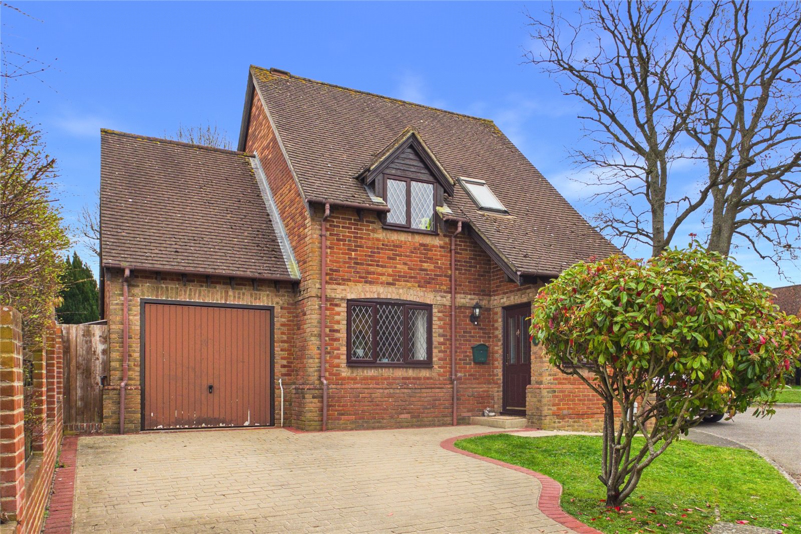 Saunders Garden, Tadley, Hampshire, Rg26, BOOK A VIEWING