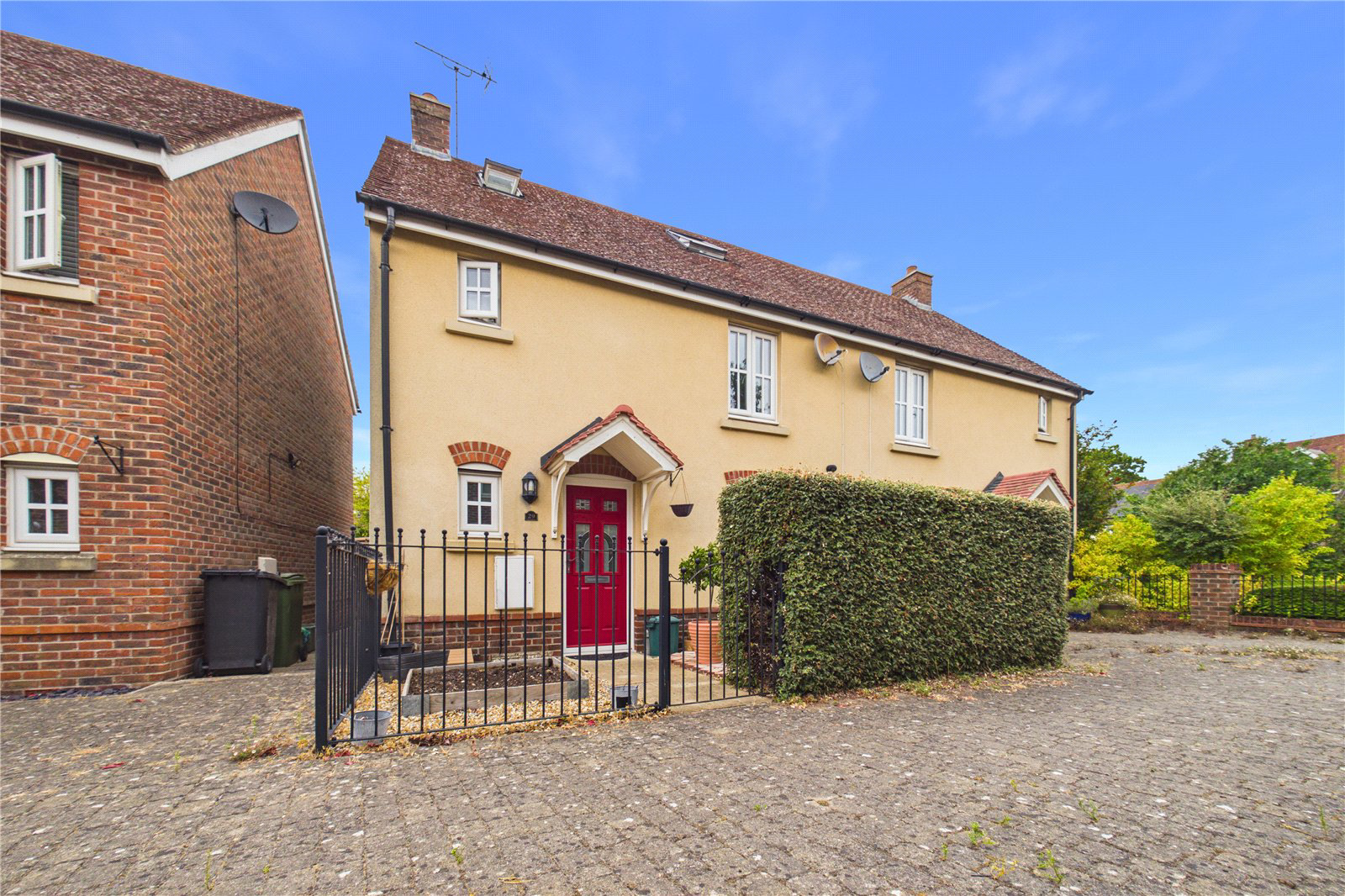 Acorn Gardens, Burghfield Common, Reading, Rg7, Berkshire, BOOK A VIEWING