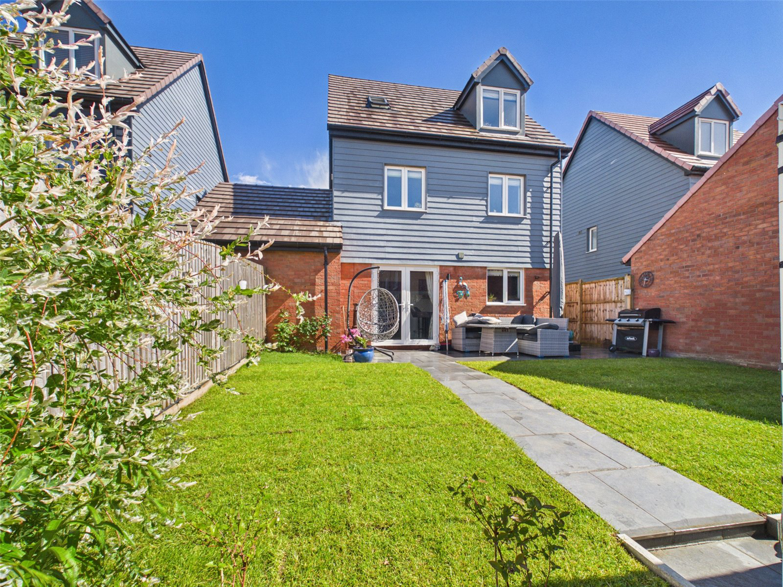 Emperor Way, Chinnor, Oxfordshire, Ox39, BOOK A VIEWING