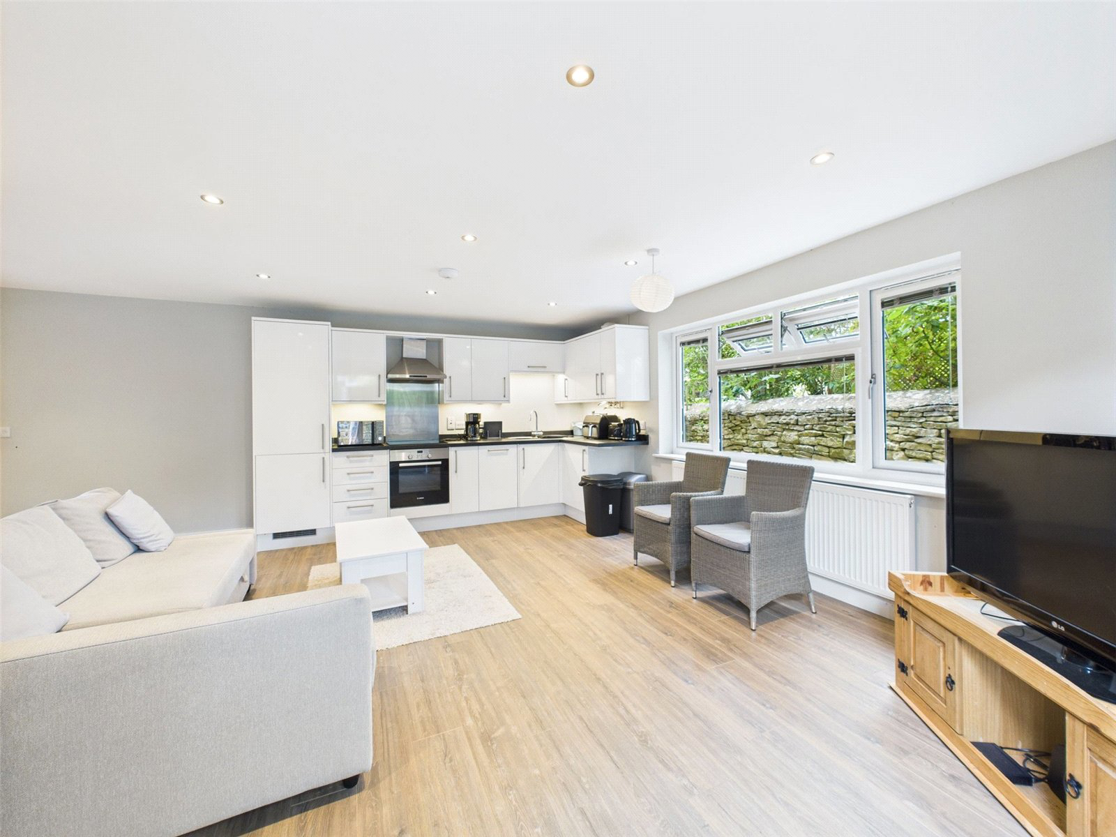 Ascott Road, Shipton-under-Wychwood, Nr. Chipping Norton, Oxfordshire, OX7, photo 2