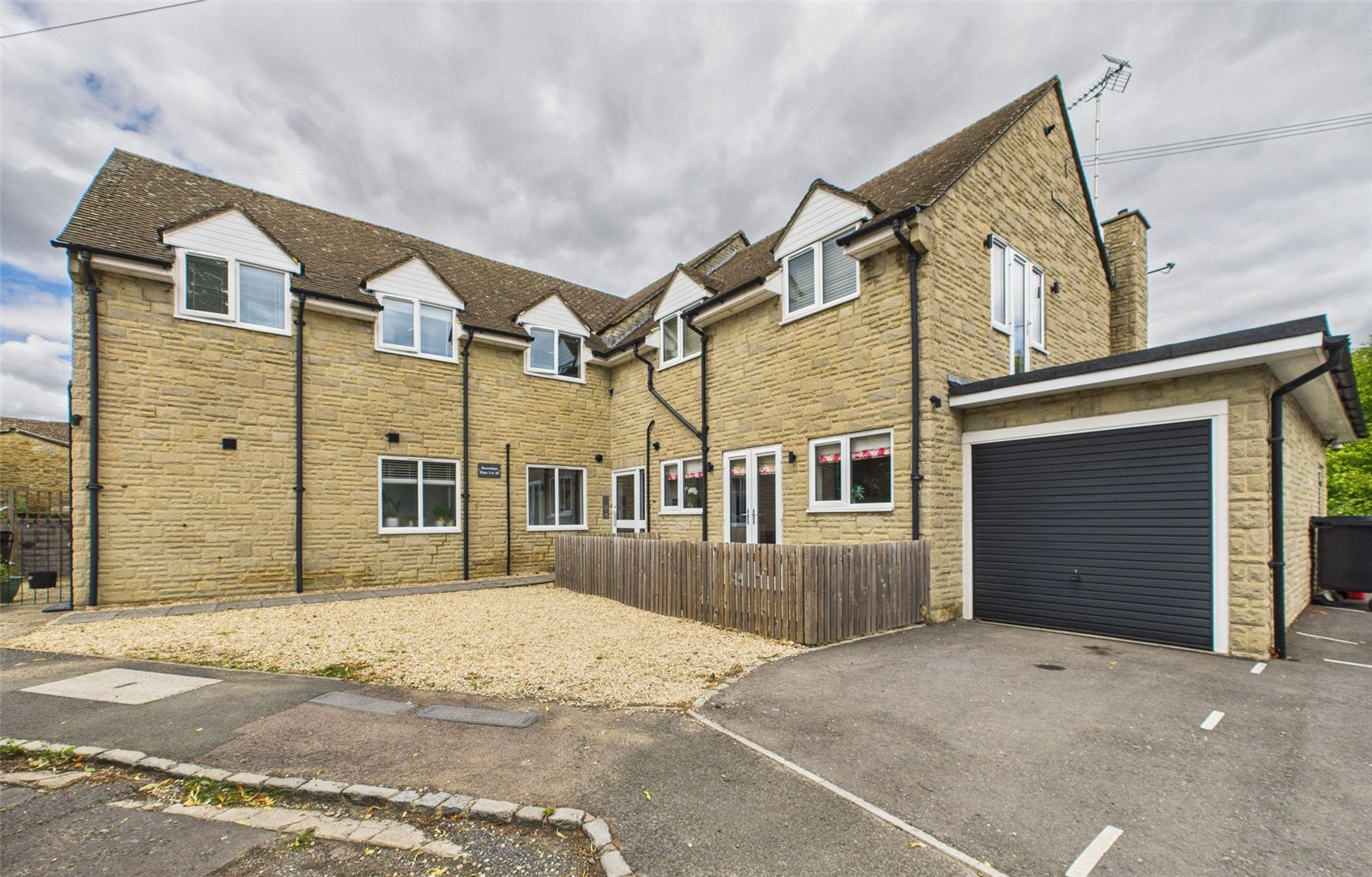 Ascott Road, Shipton-under-Wychwood, Nr. Chipping Norton, Oxfordshire, OX7