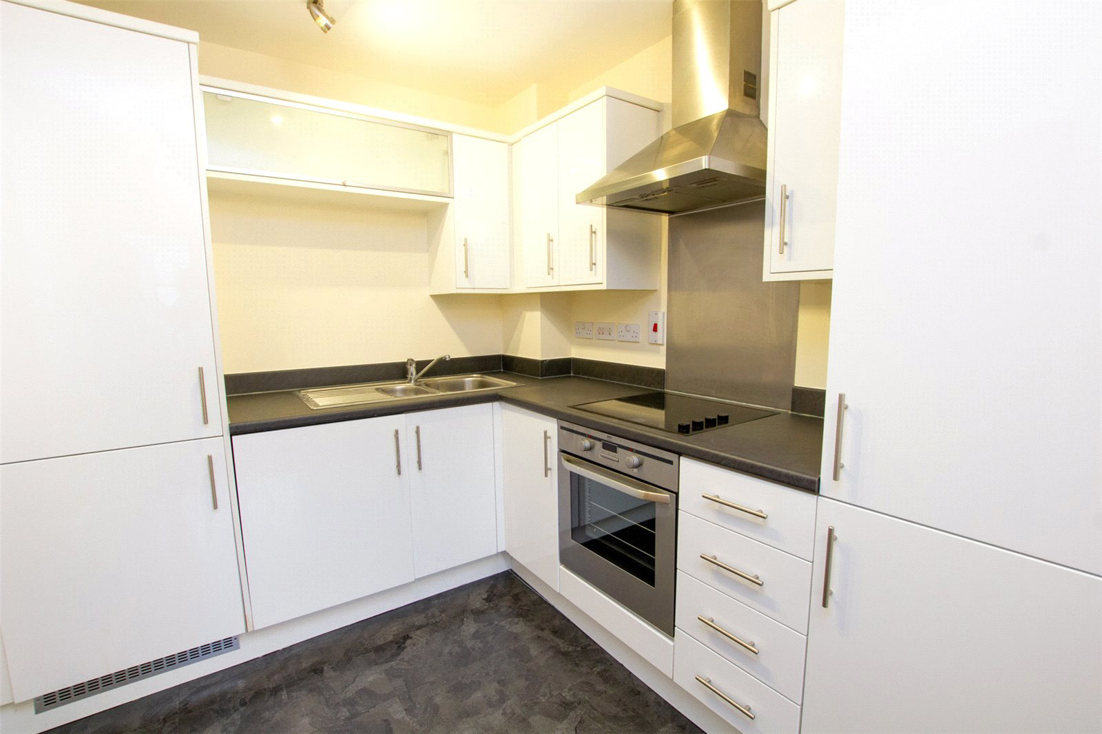 Marriotts Walk, Witney, Oxfordshire, OX28
