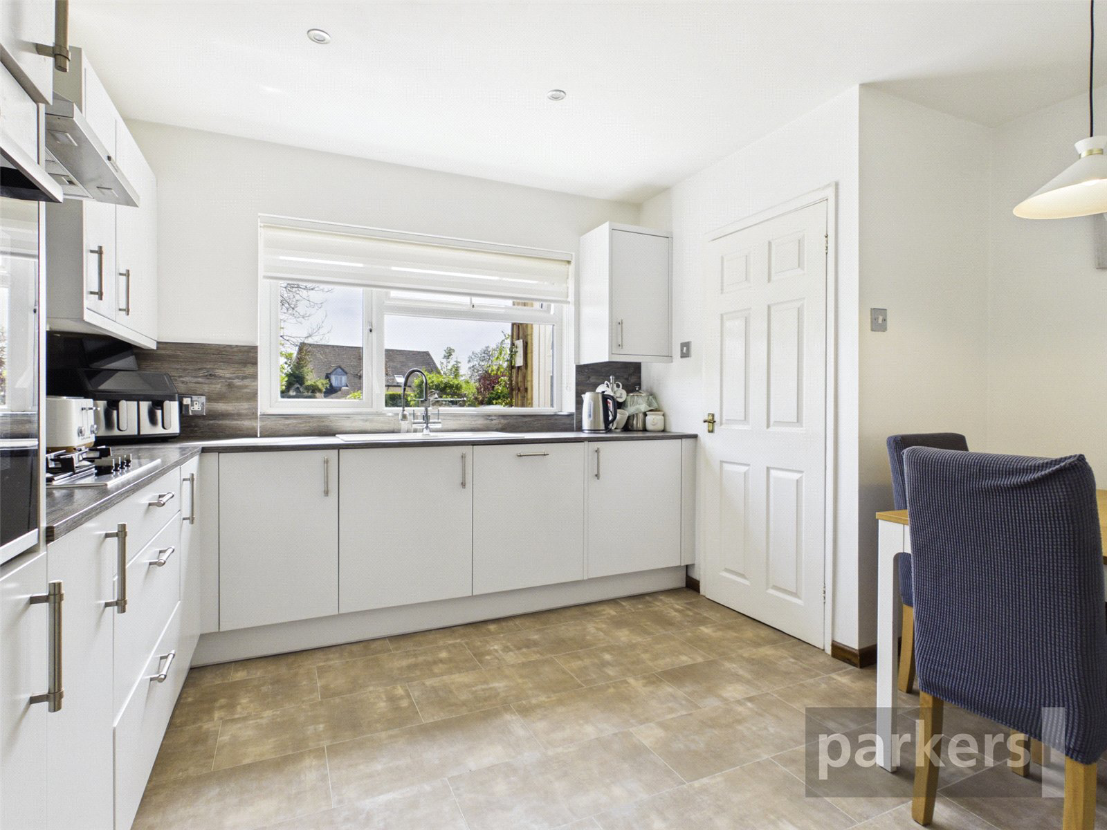 Brize Norton Road, Carterton, Oxfordshire, OX18, photo 4