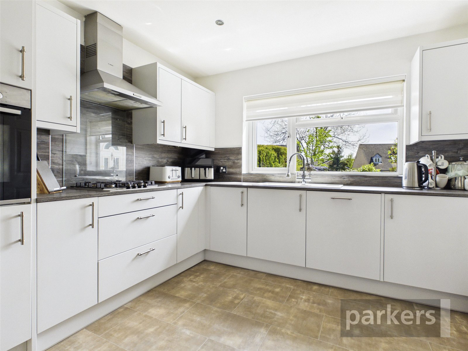 Brize Norton Road, Carterton, Oxfordshire, OX18, photo 6