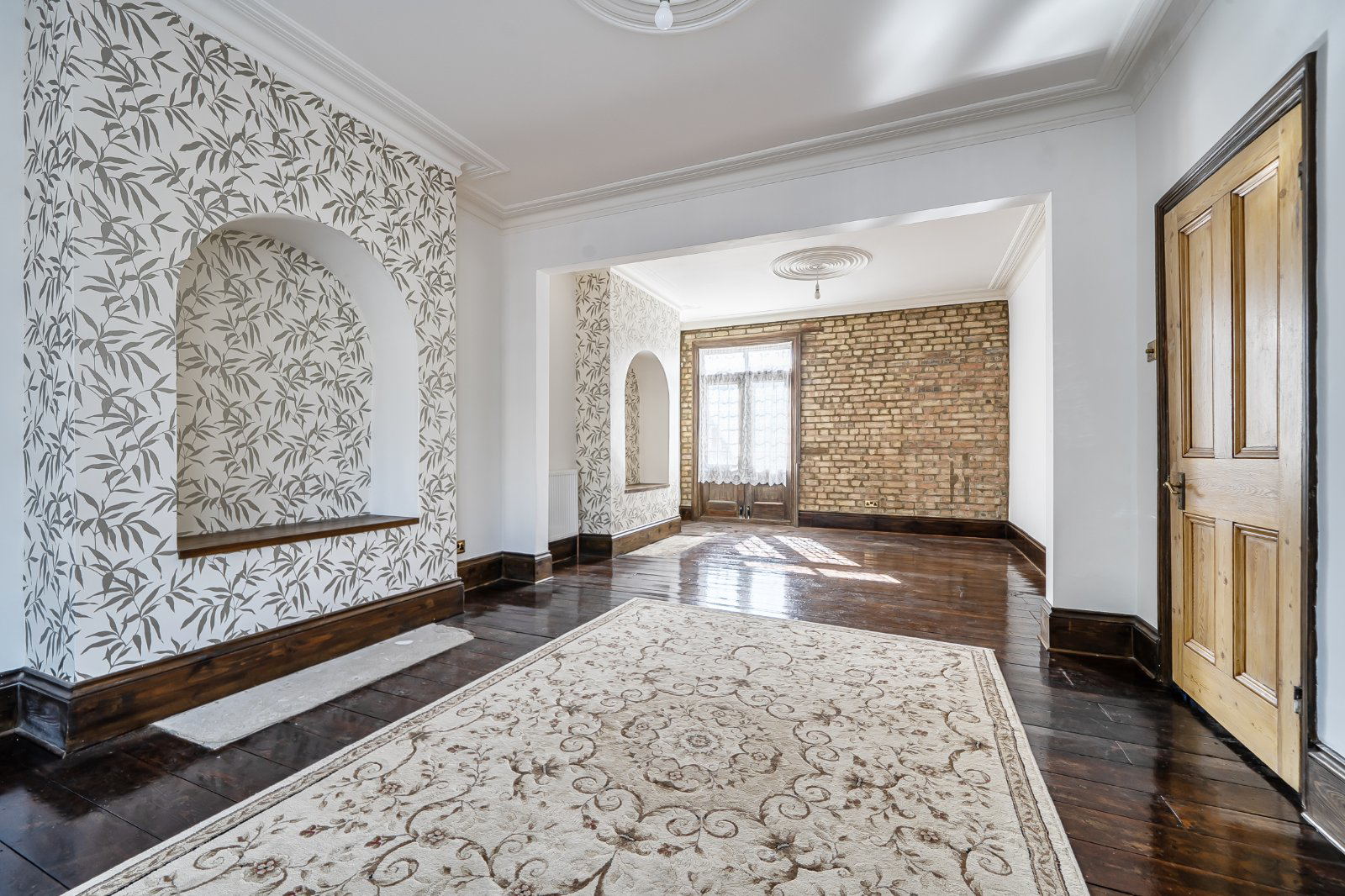 College Road, Winchmore Hill, London, N21