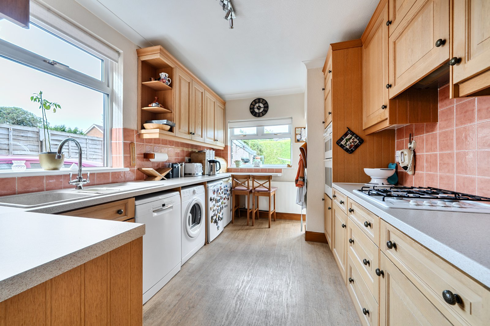 Queen Annes Grove, Enfield, EN1, photo 3