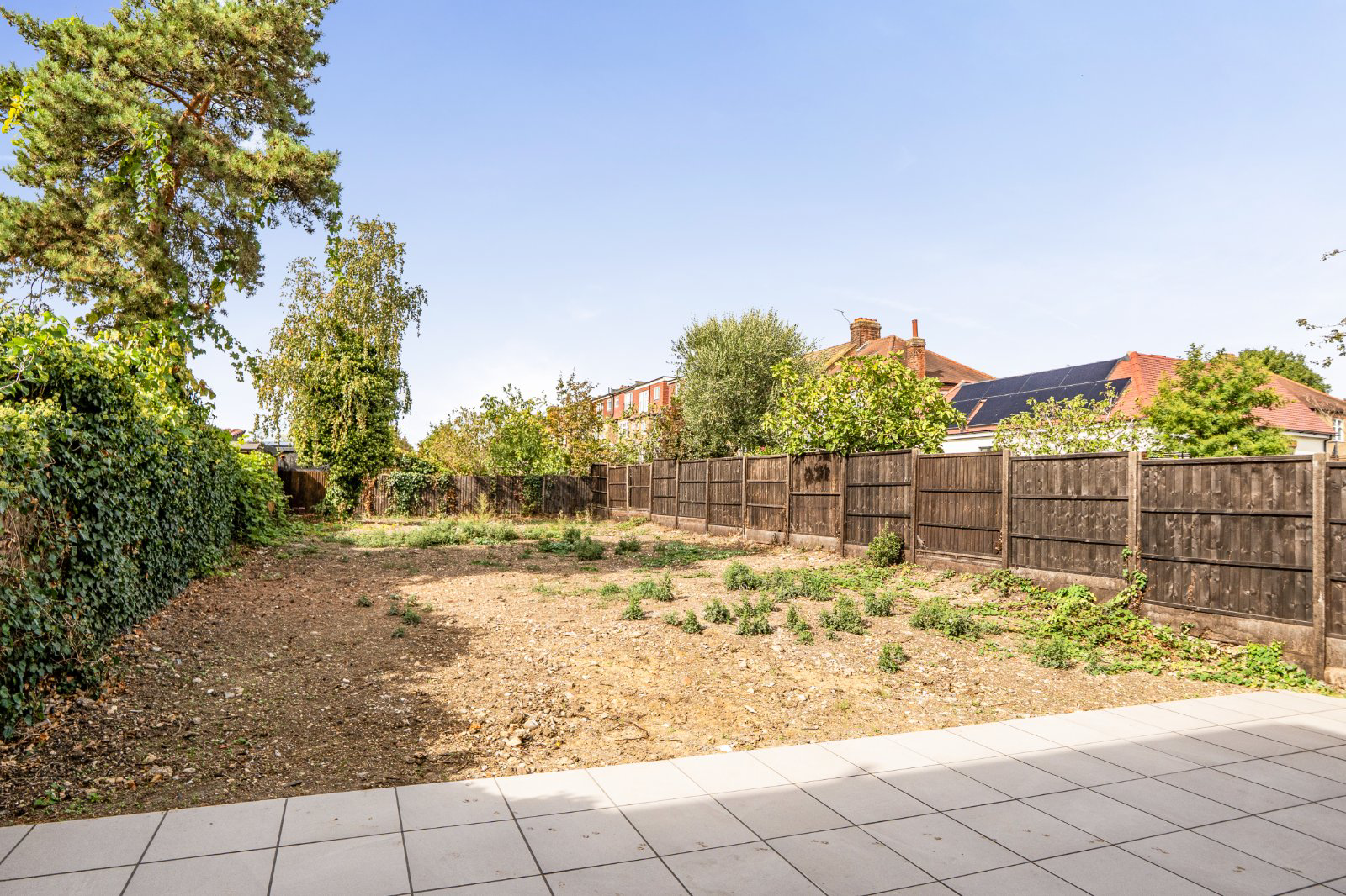 Powys Lane, Palmers Green, London, N13, photo 12