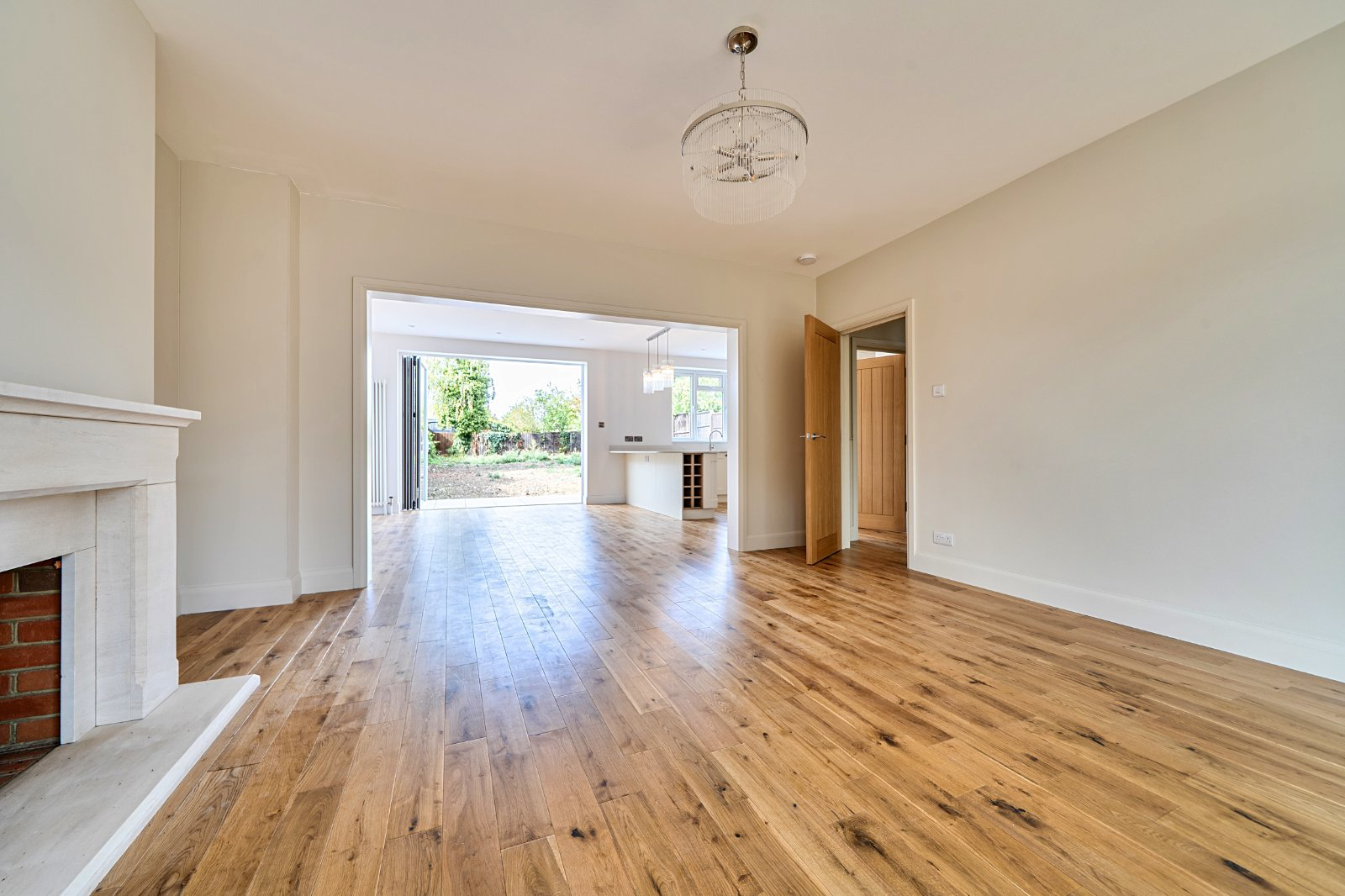 Powys Lane, Palmers Green, London, N13, photo 3
