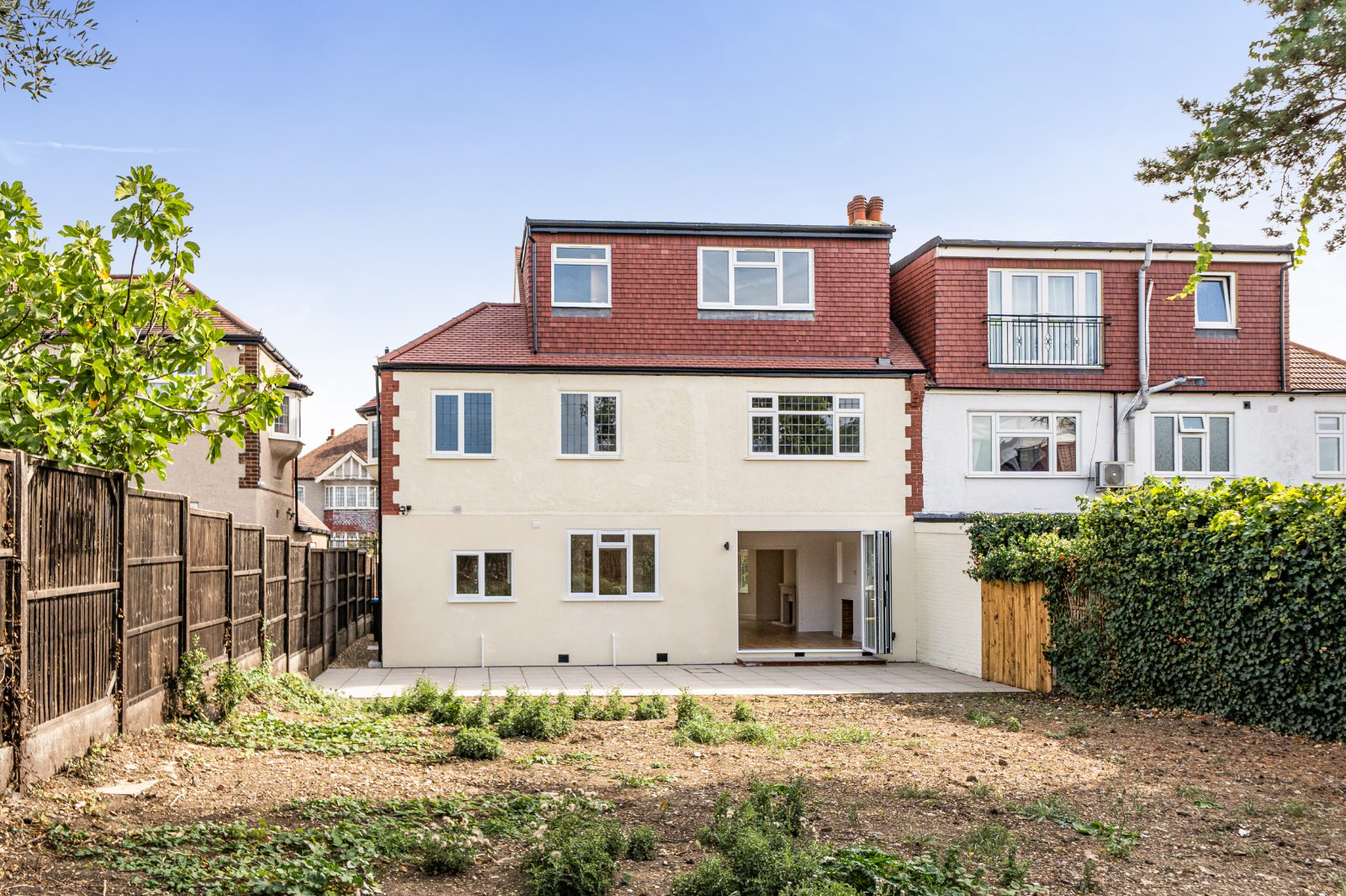 Powys Lane, Palmers Green, London, N13, photo 5