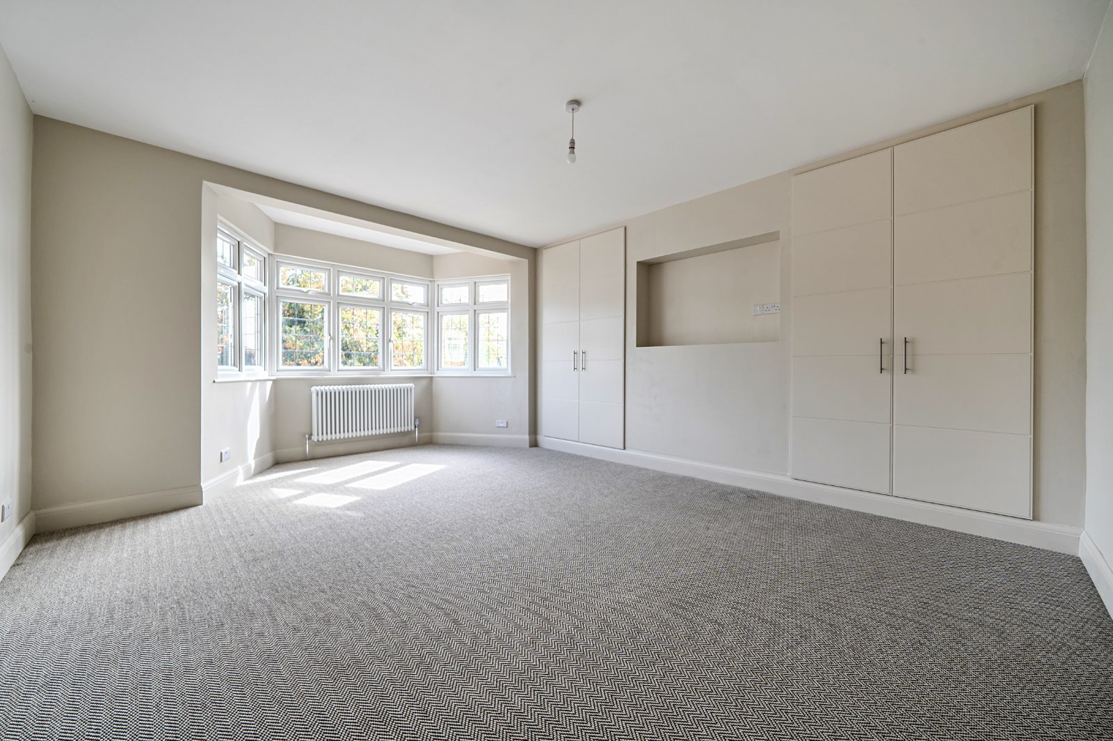 Powys Lane, Palmers Green, London, N13, photo 15