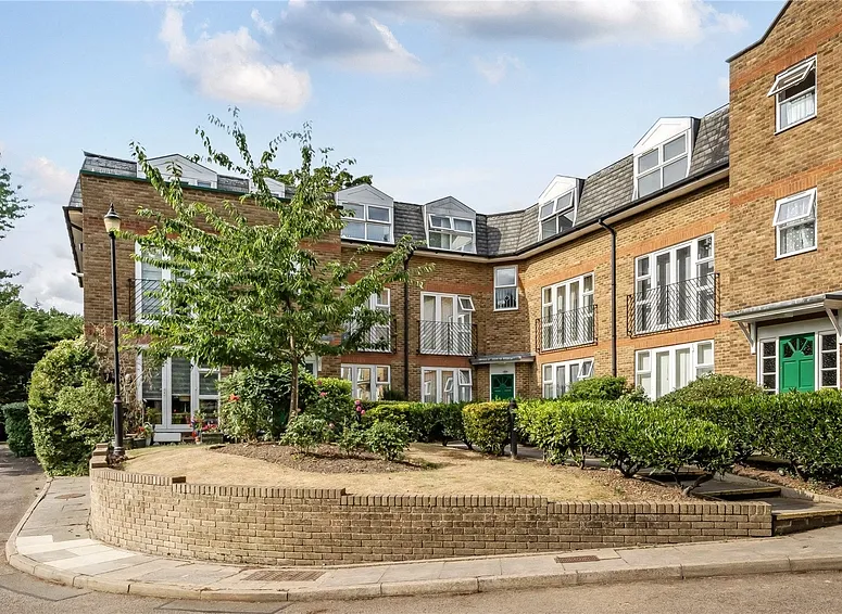 Foxwood Green Close, Enfield, EN1