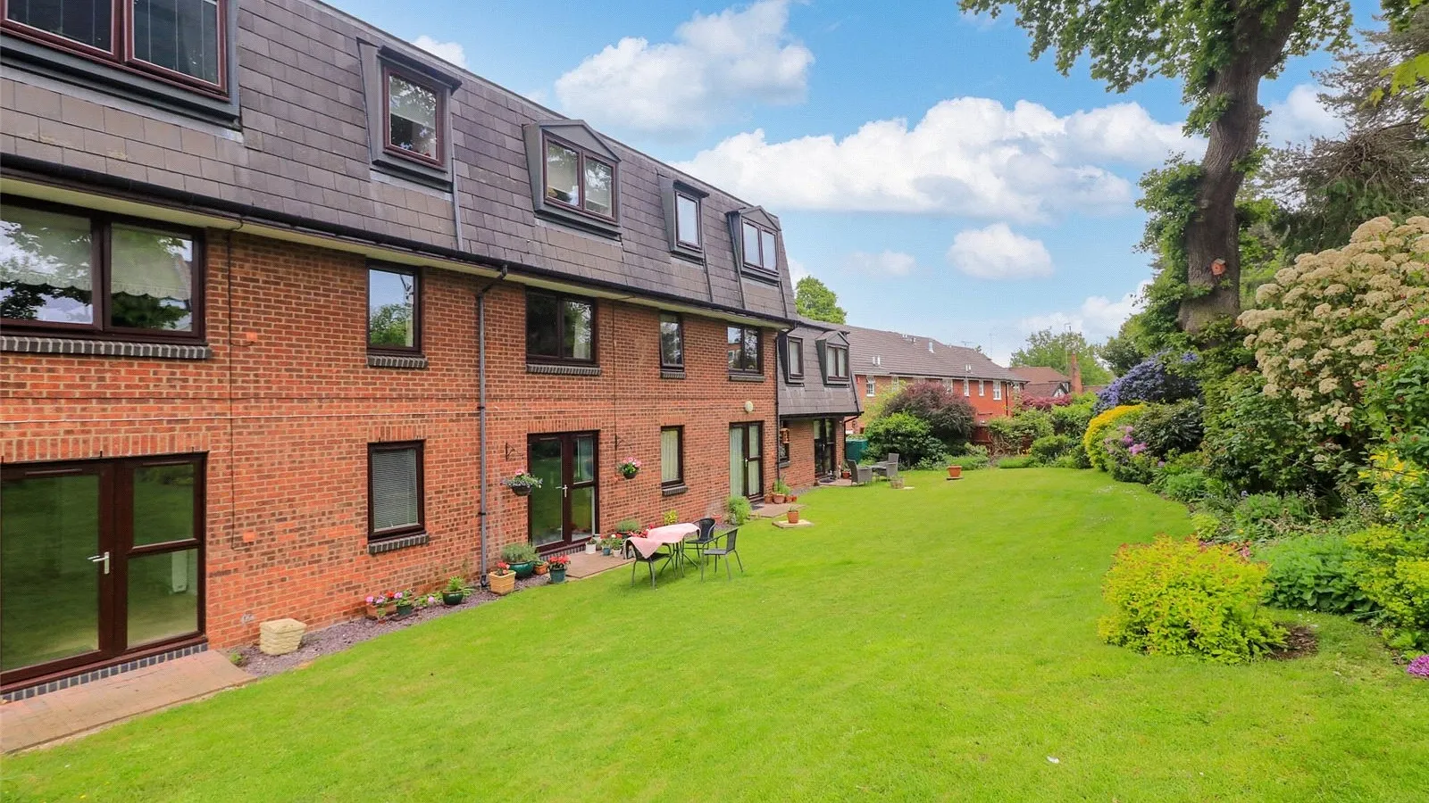 Oakdene House, 4 Bycullah Road, Enfield, EN2