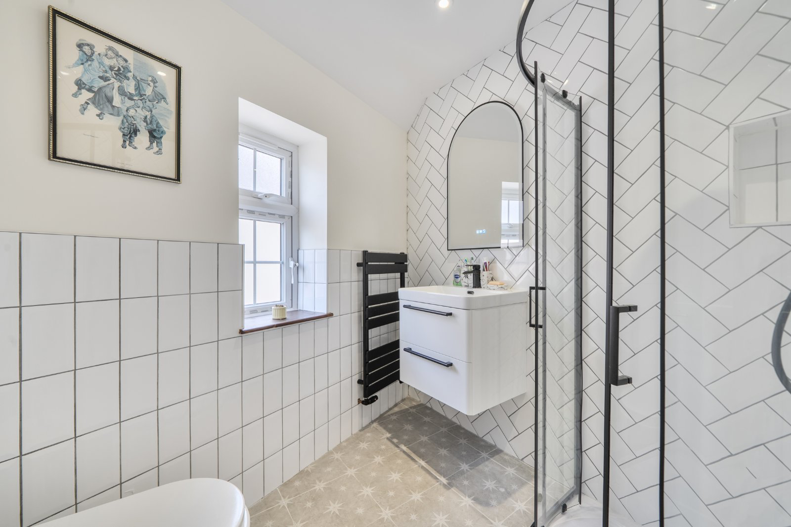 Broadfield Square, Enfield, EN1, photo 16