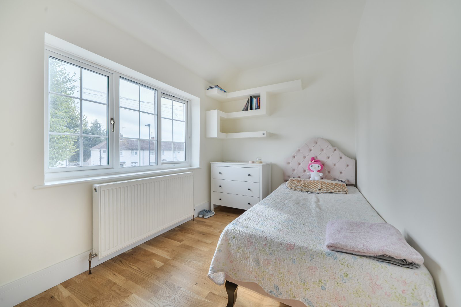 Broadfield Square, Enfield, EN1, photo 24