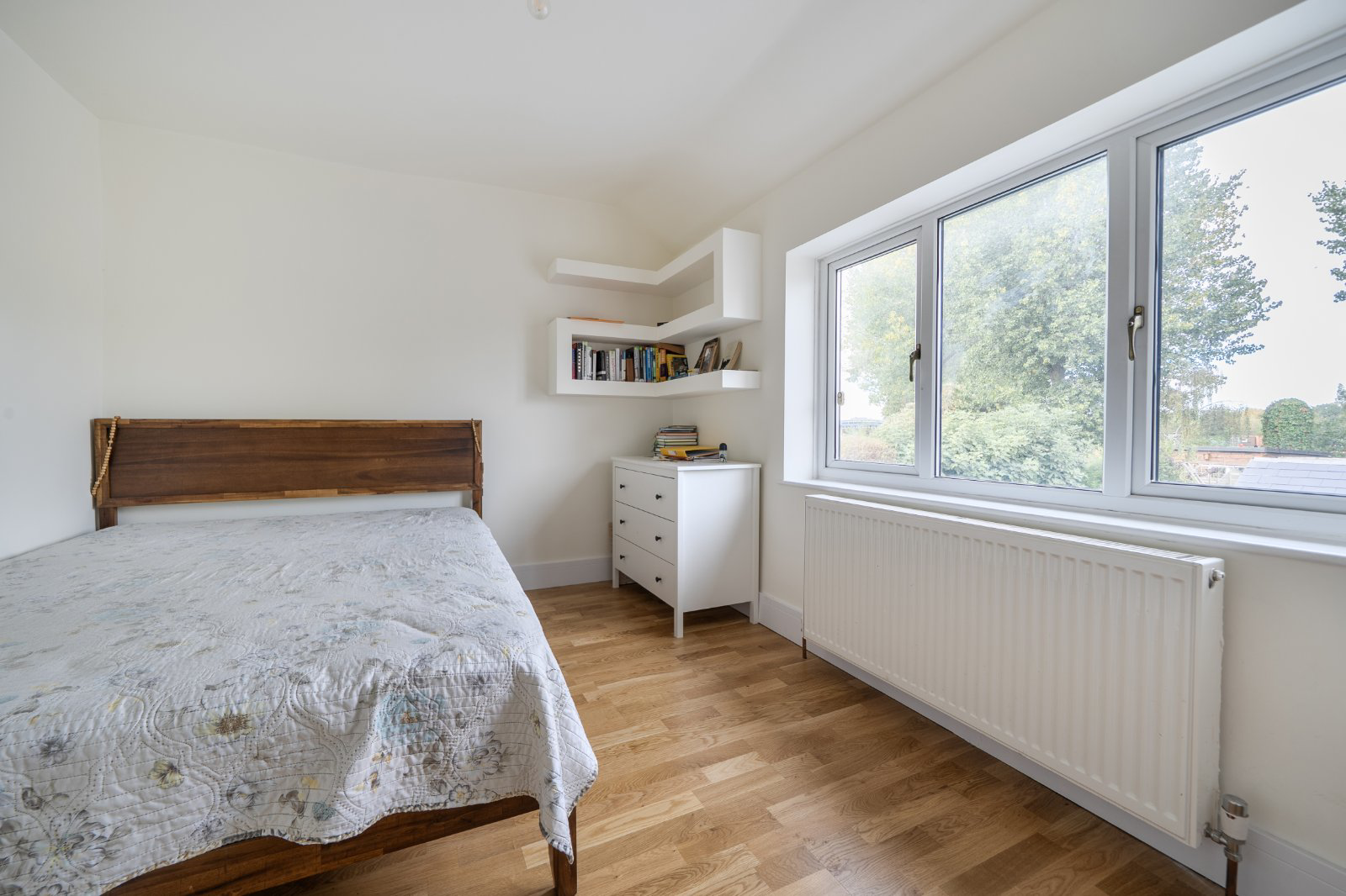 Broadfield Square, Enfield, EN1, photo 14