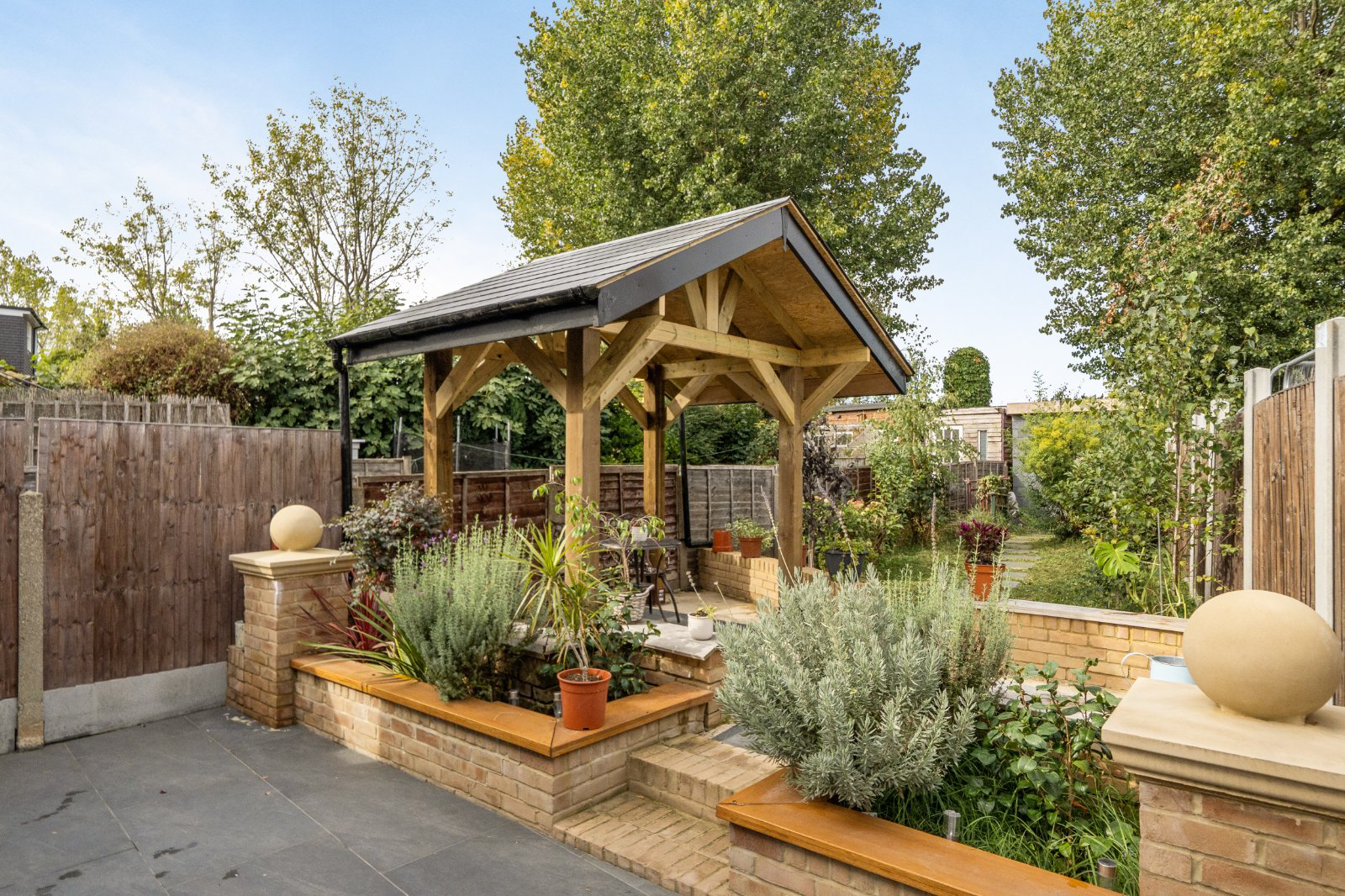 Broadfield Square, Enfield, EN1, photo 26