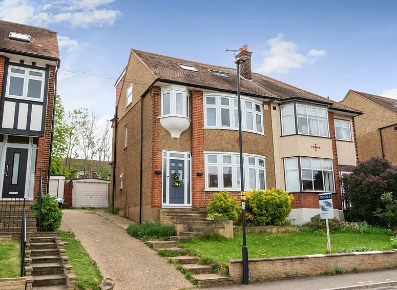 Slades Gardens, Enfield, EN2