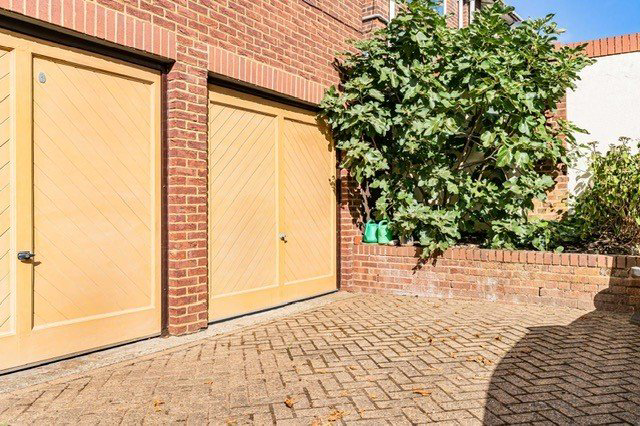 Oak Lodge, 50 Eversley Park Road, London, N21, photo 14