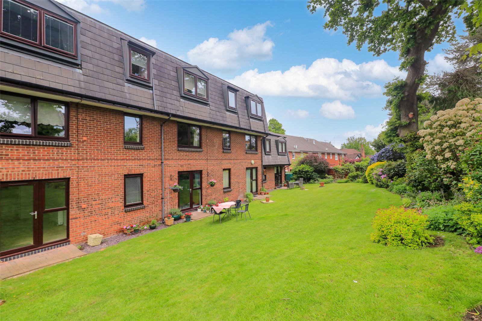 Oakdene House, 4 Bycullah Road, Enfield, EN2
