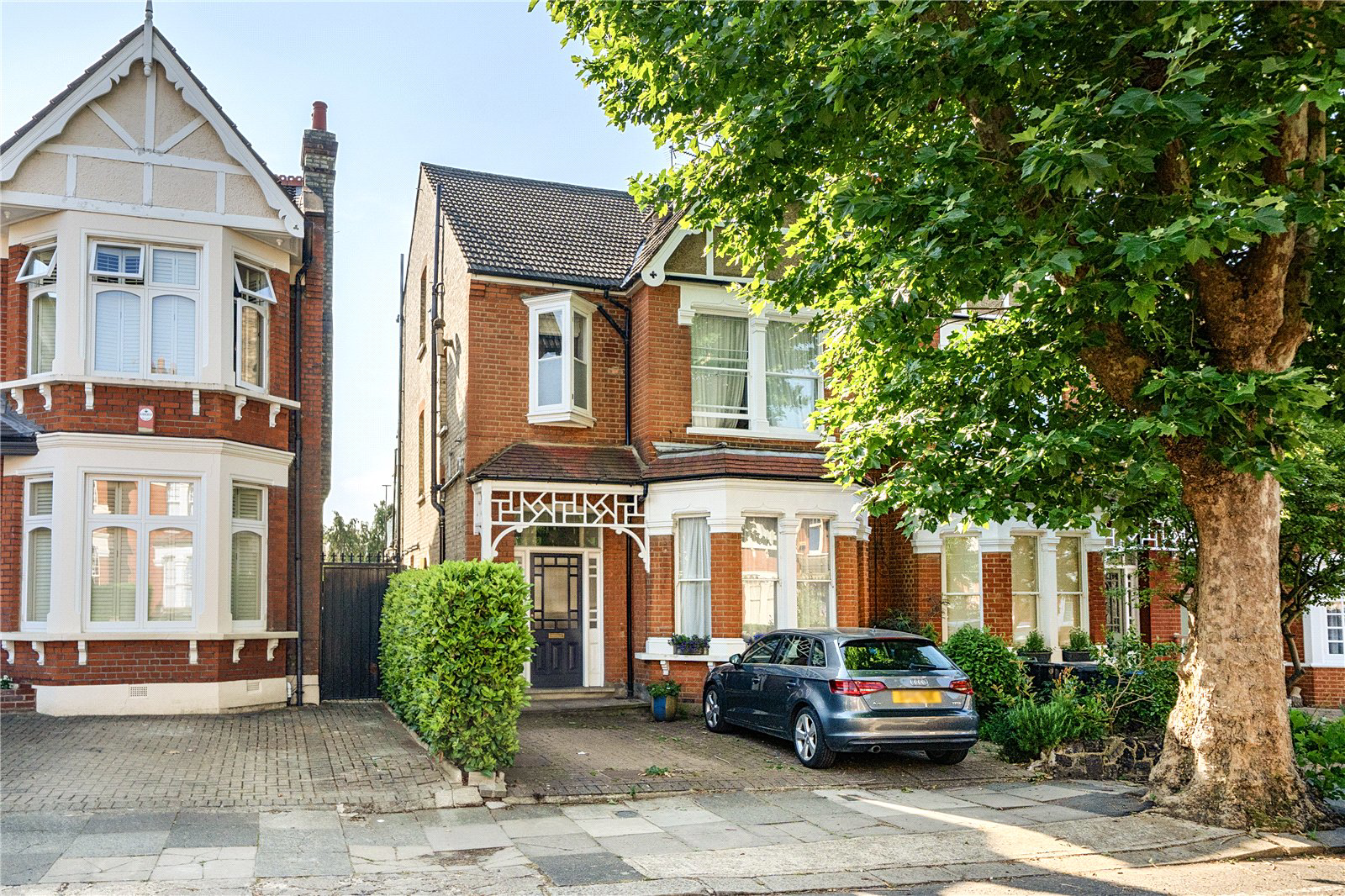 Grovelands Road, Palmers Green, London, N13