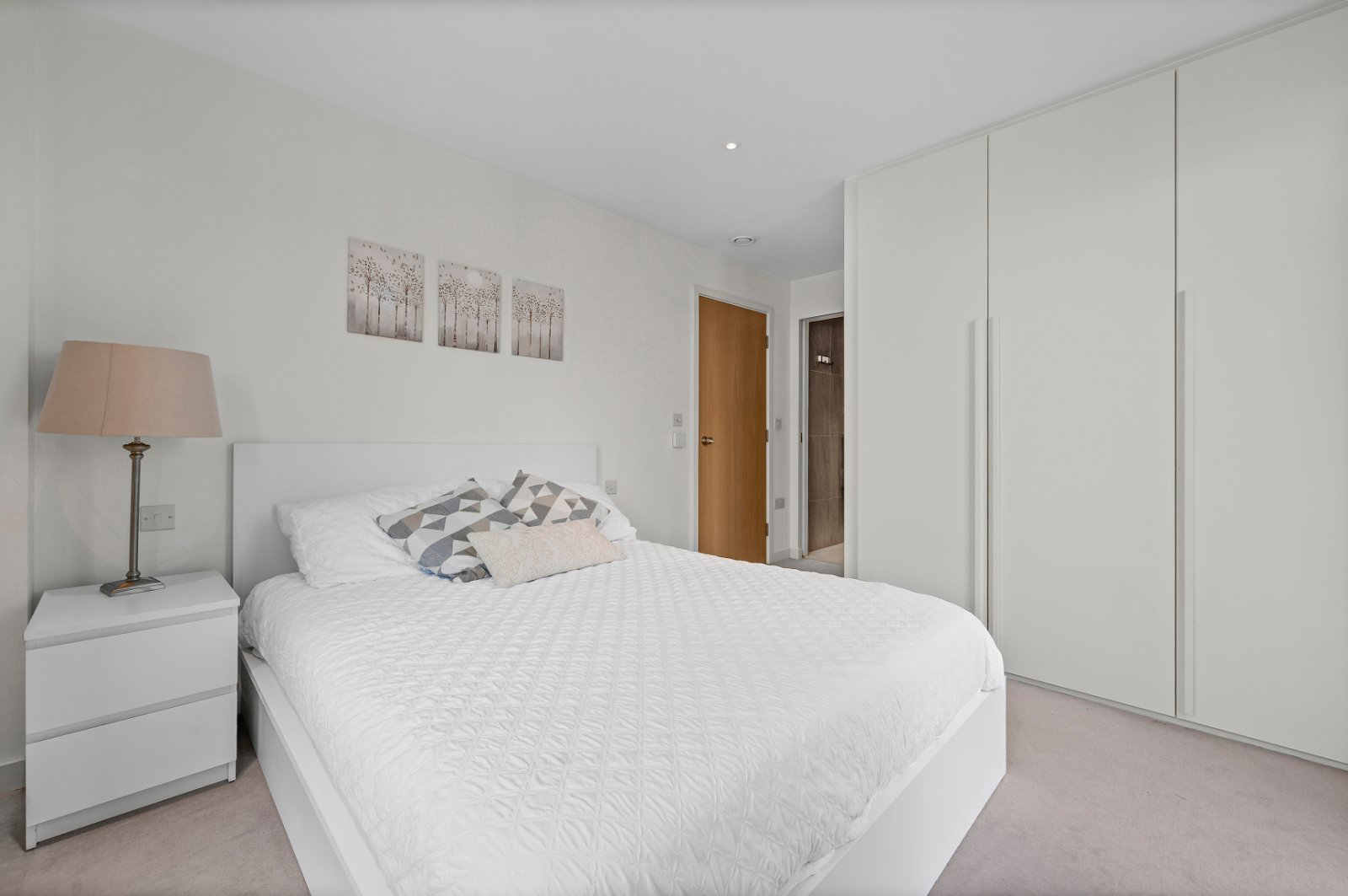 Devan Grove, London, N4, photo 15
