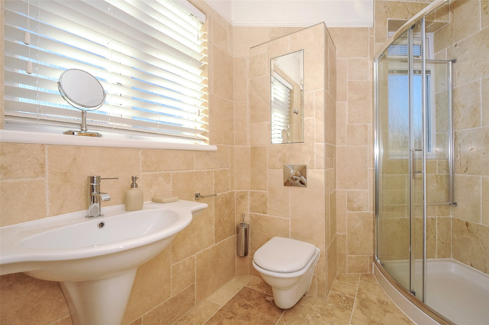 Lodge Drive, Palmers Green, London, N13, photo 10