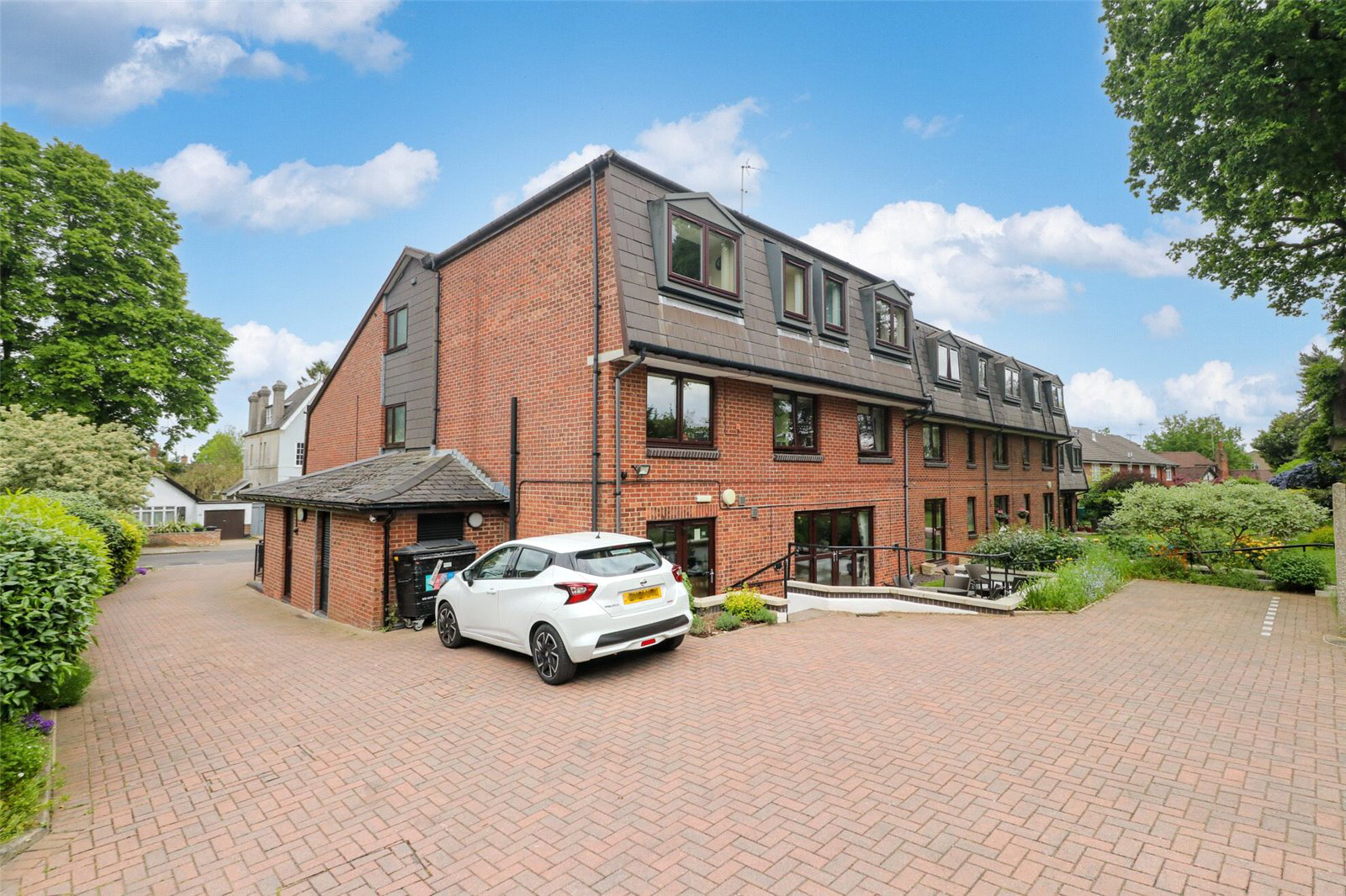Oakdene House, 4 Bycullah Road, Enfield, EN2, photo 13