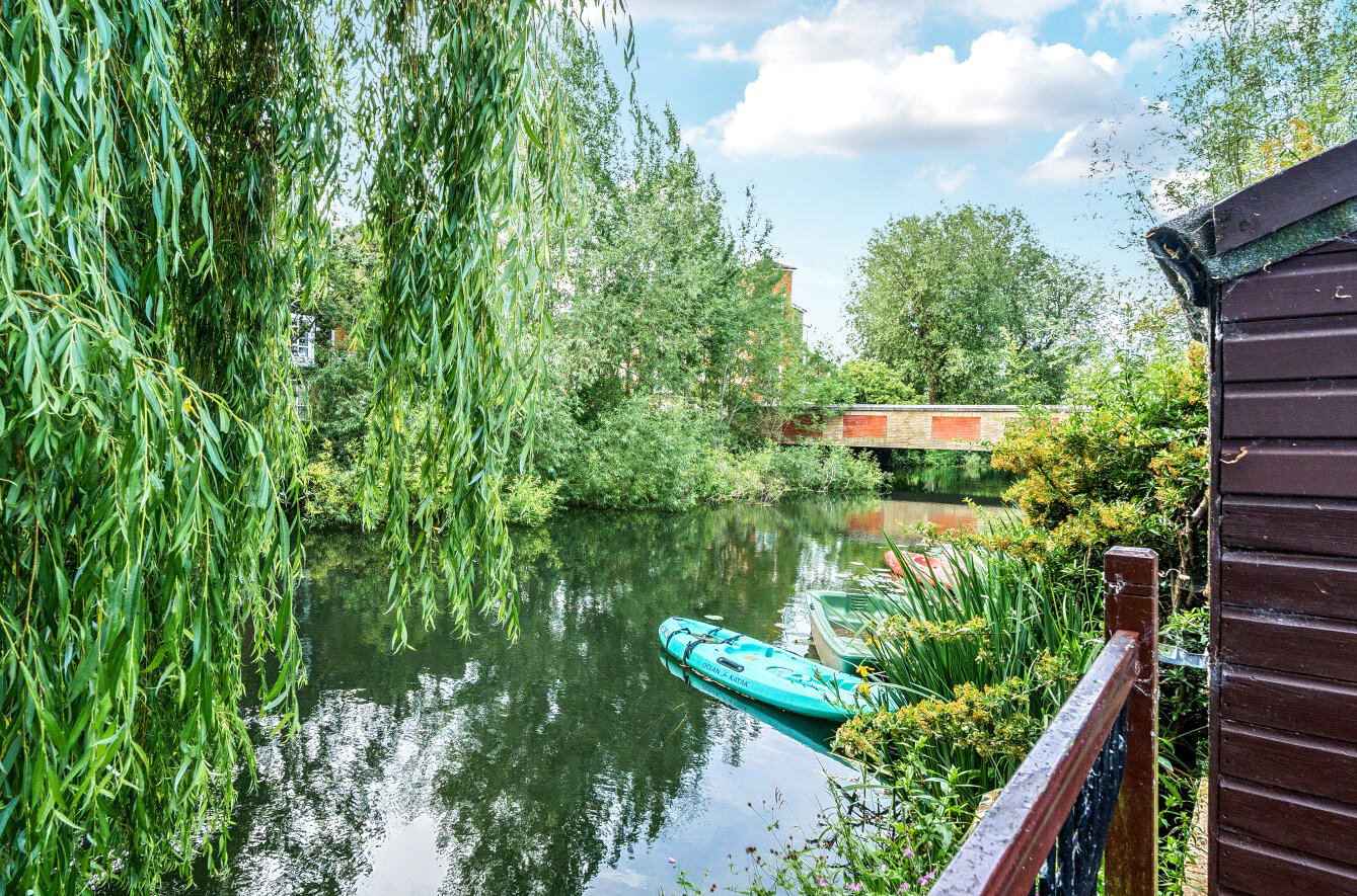 Government Row, Enfield, EN3, photo 3