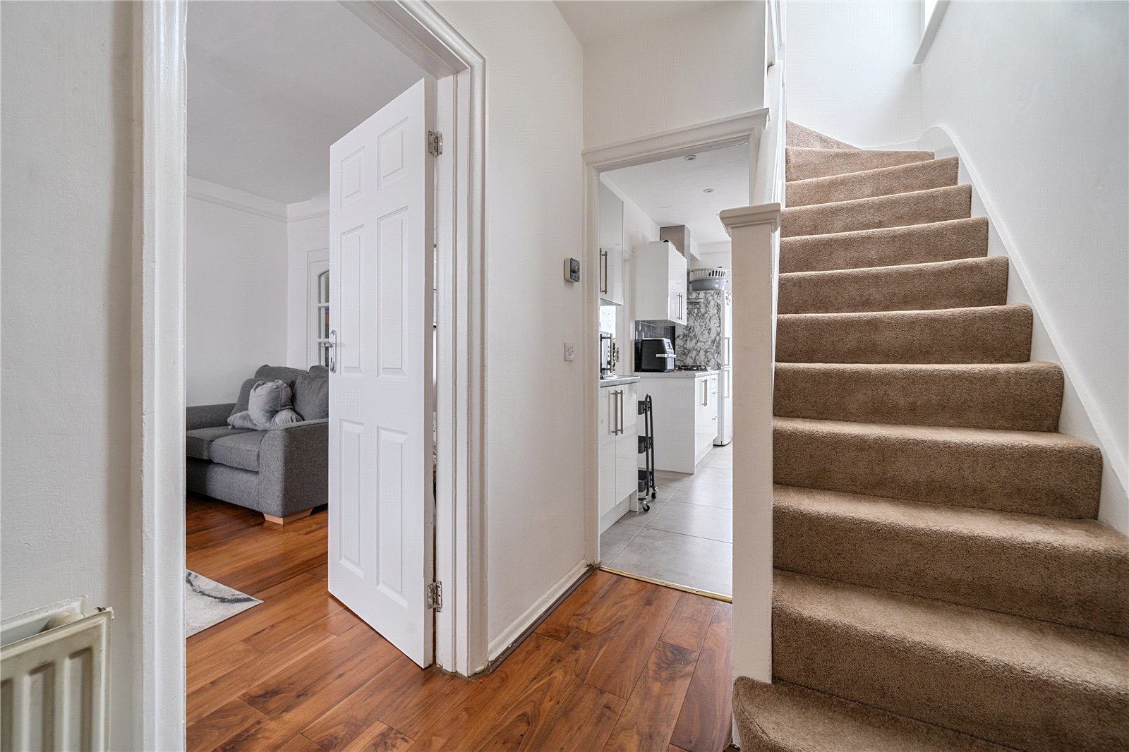 The Larches, Palmers Green, London, N13, photo 2