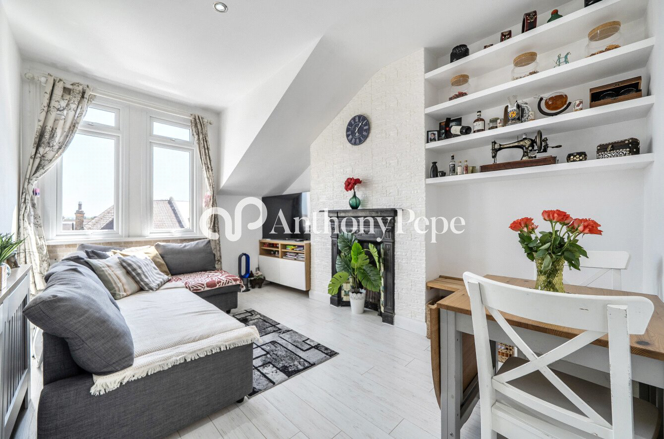 Park Avenue, Palmers Green, London, N13