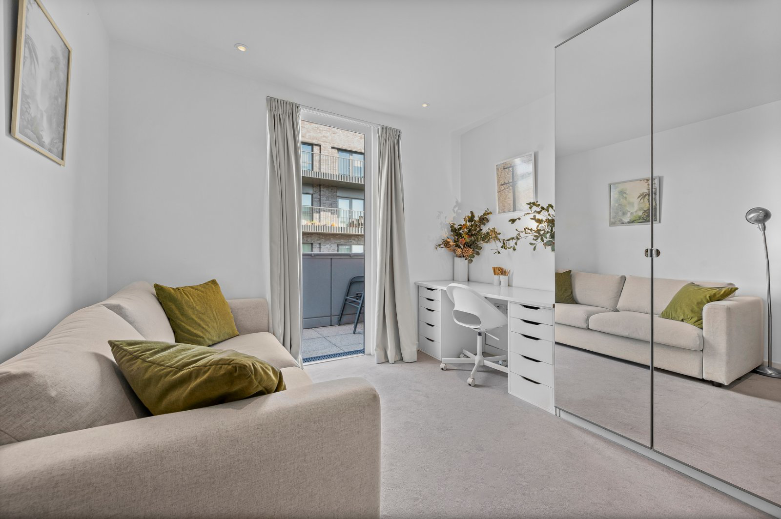 Devan Grove, London, N4, photo 14