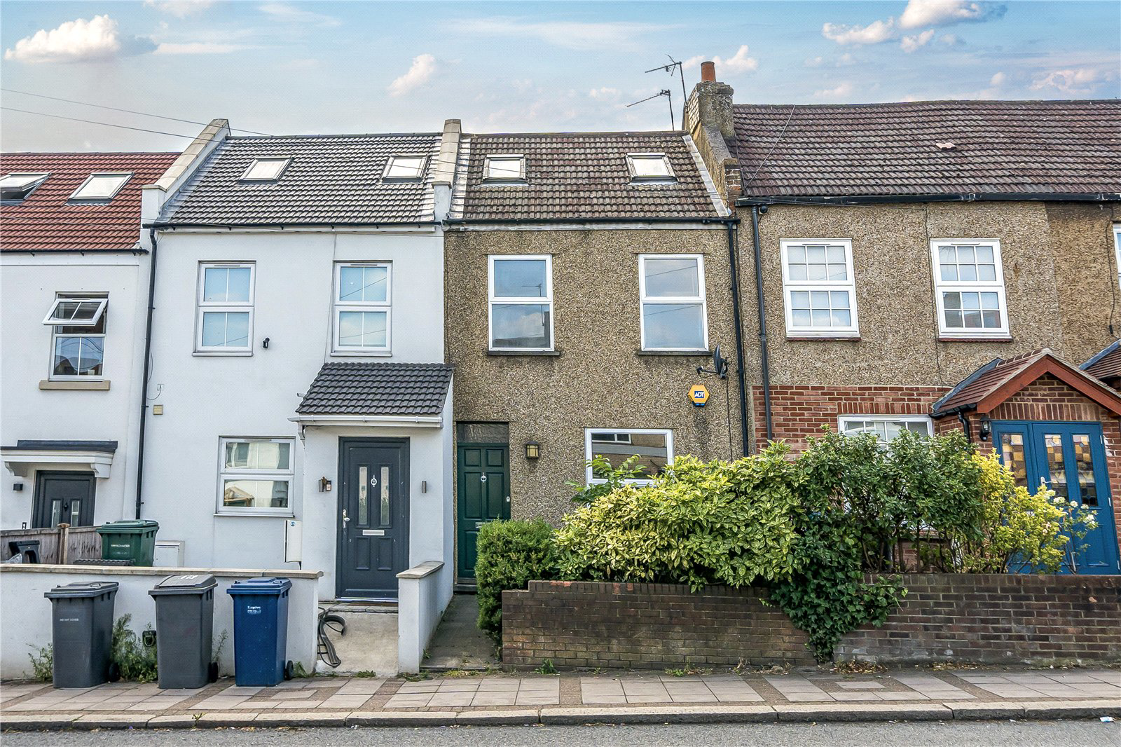 Oakleigh Road North, London, N20
