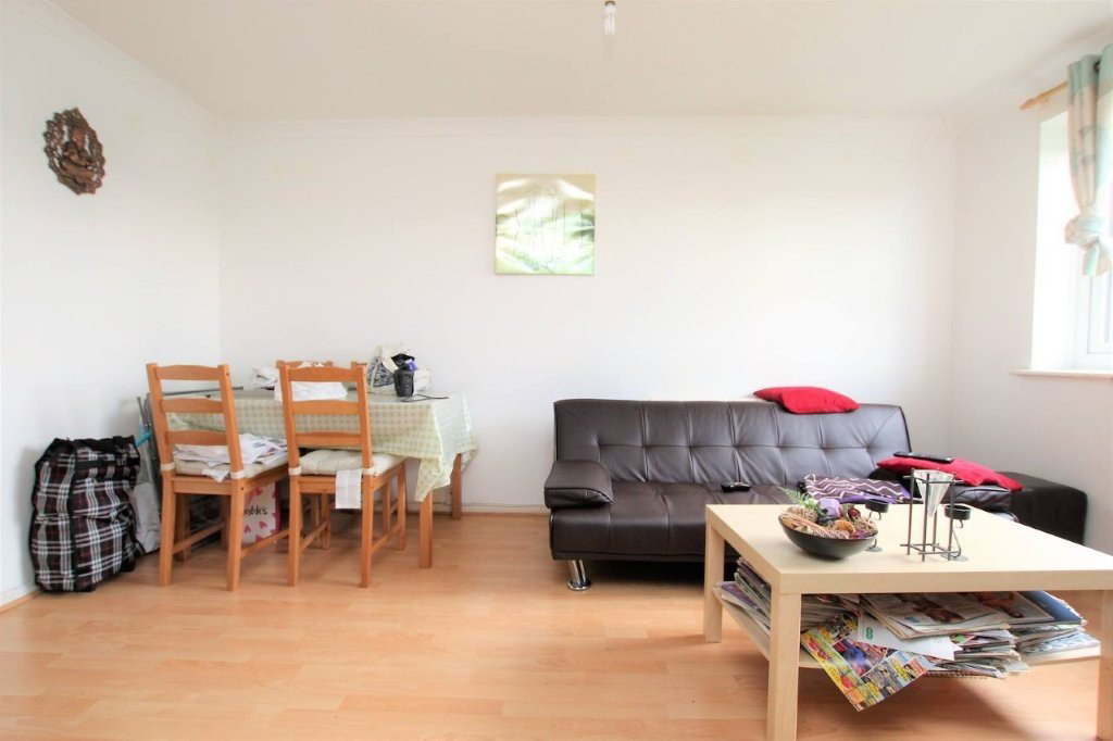 Waddington Close, Enfield, EN1