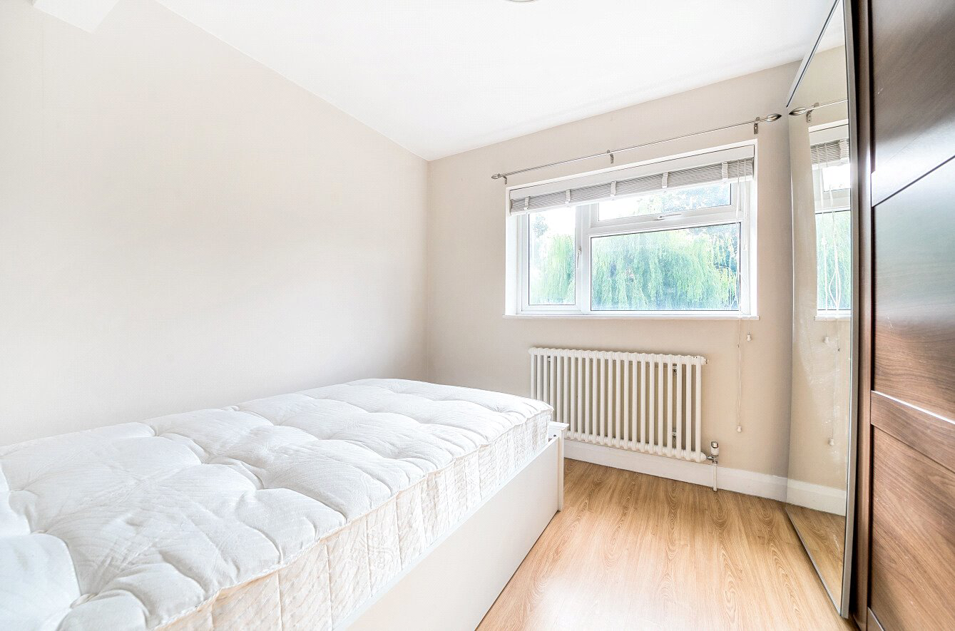 Government Row, Enfield, EN3, photo 14