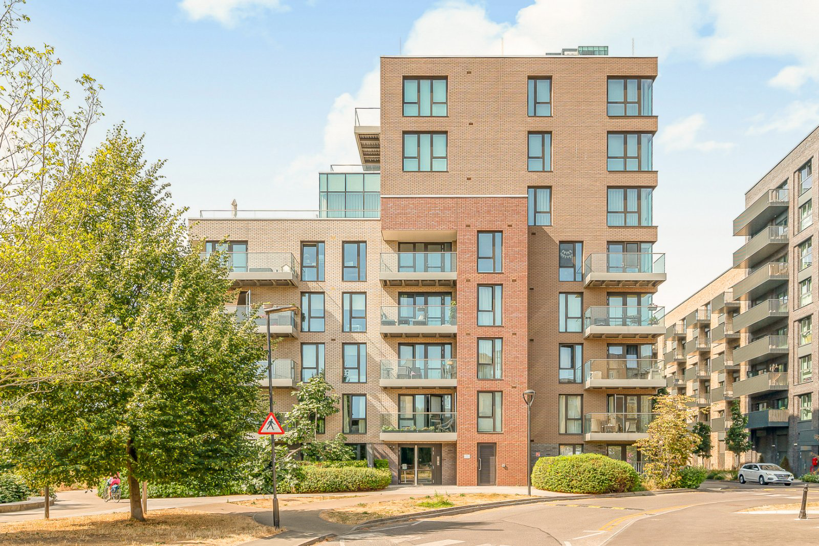 Devan Grove, London, N4, photo 3