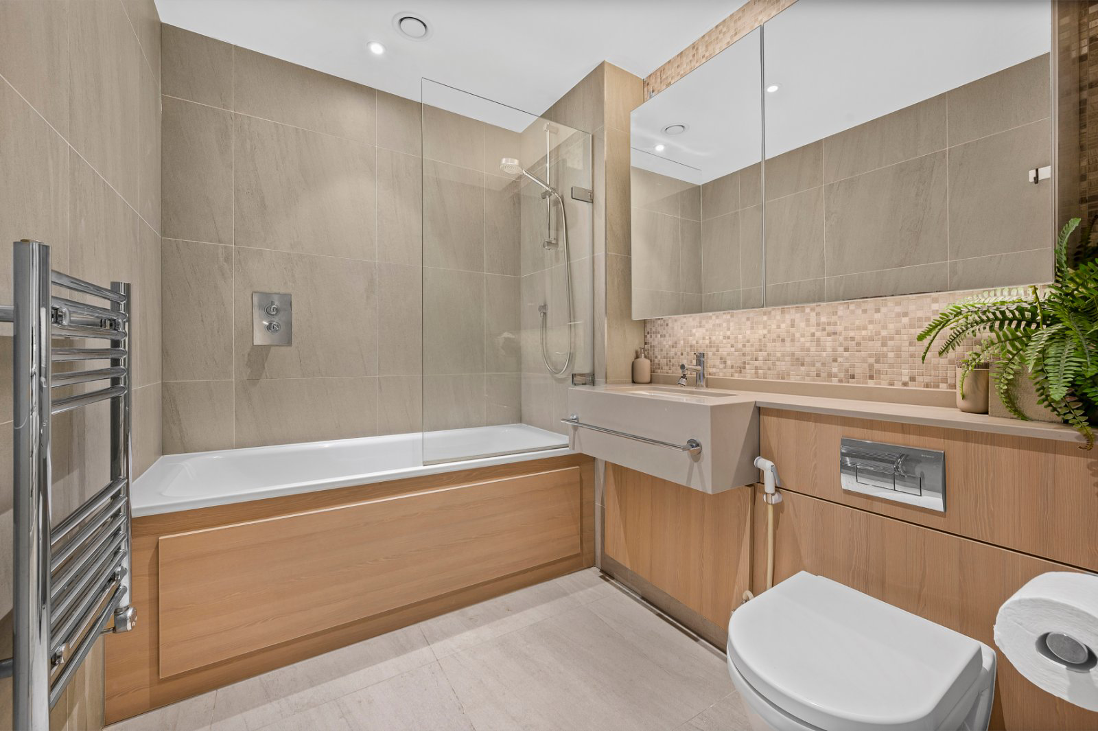 Devan Grove, London, N4, photo 11