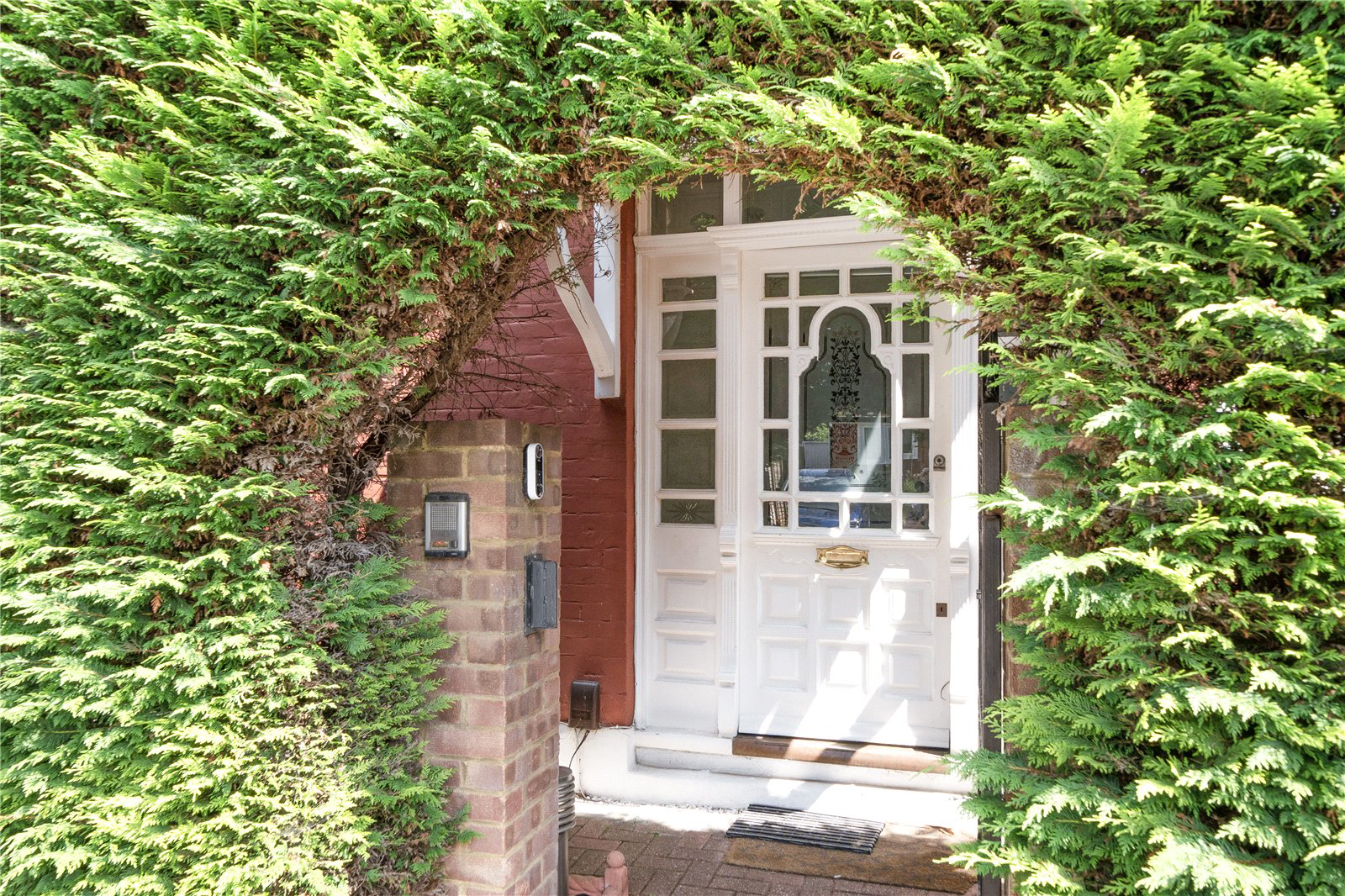 Lodge Drive, Palmers Green, London, N13, photo 2