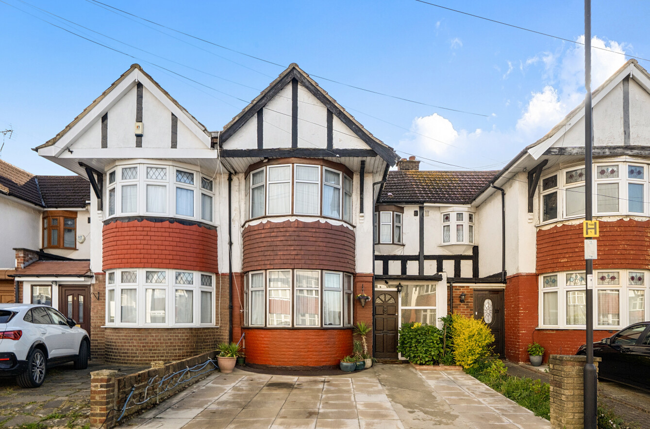 Petersfield Close, Edmonton, London, N18