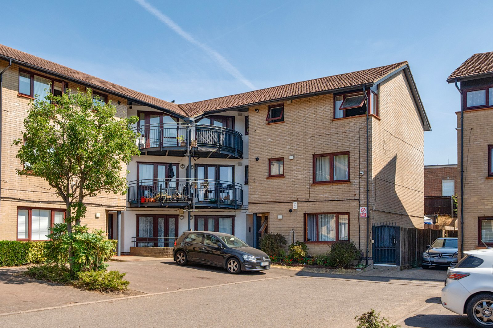 Shapland Way, Palmers Green, London, N13