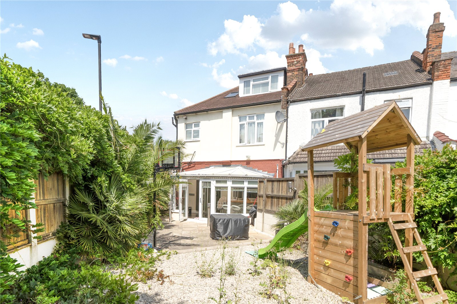 Lodge Drive, Palmers Green, London, N13, photo 12