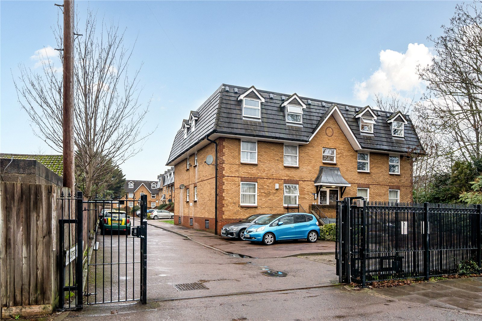 Millstream Close, Palmers Green, London, N13