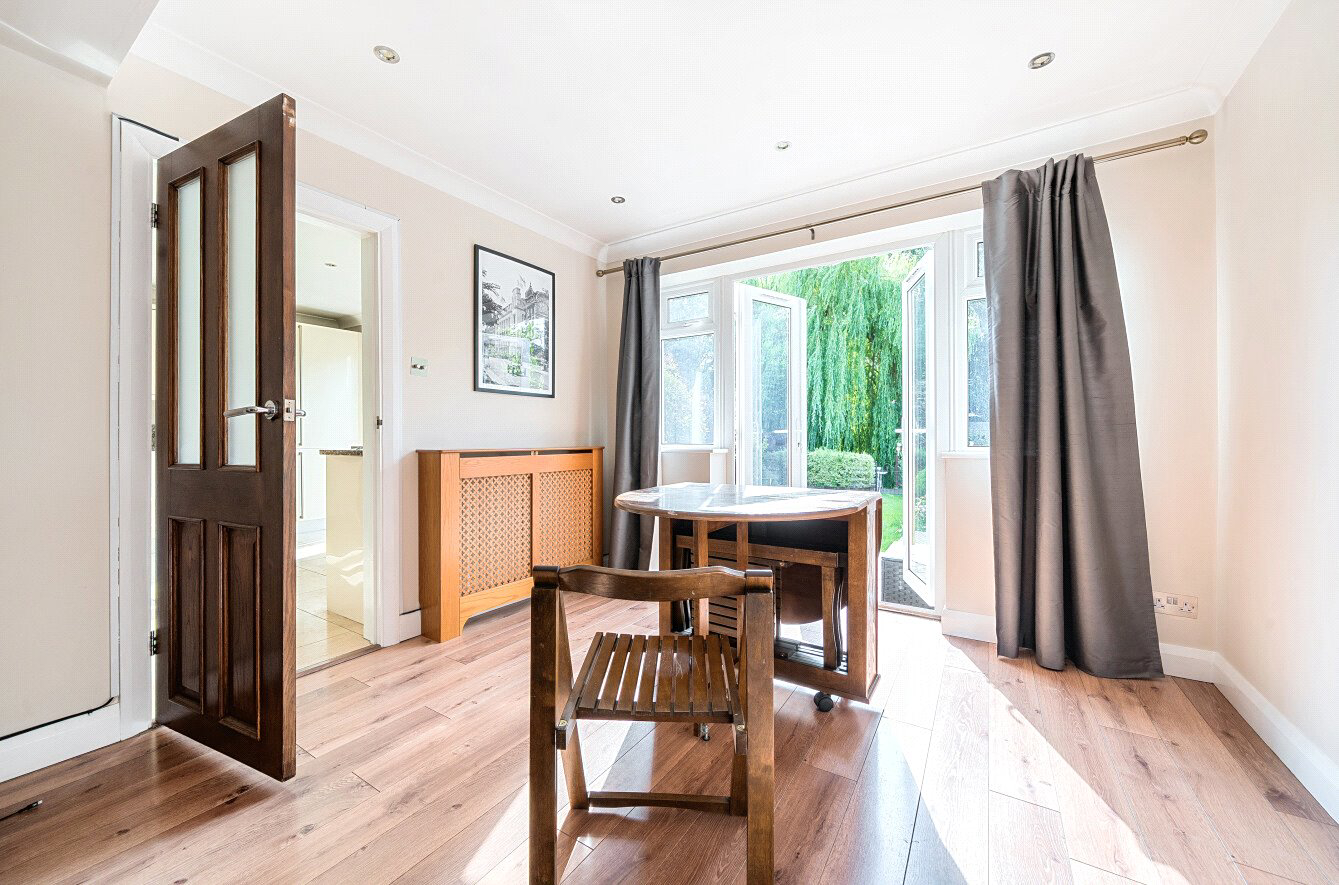 Government Row, Enfield, EN3, photo 7