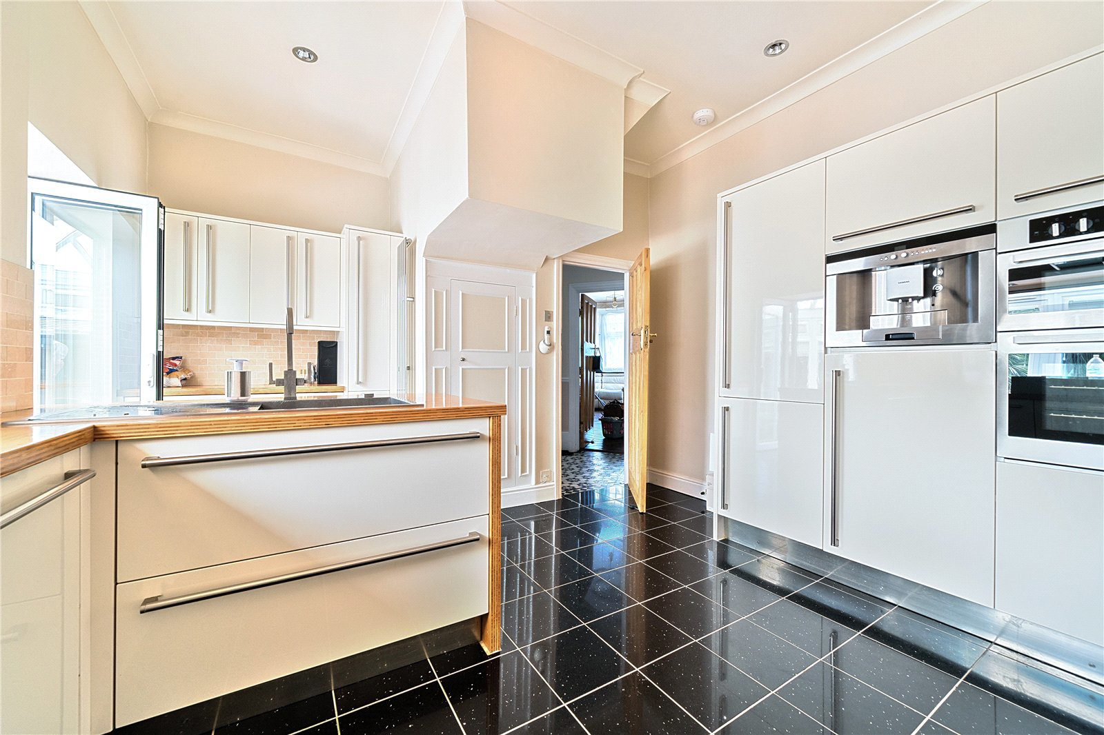 Lodge Drive, Palmers Green, London, N13, photo 14