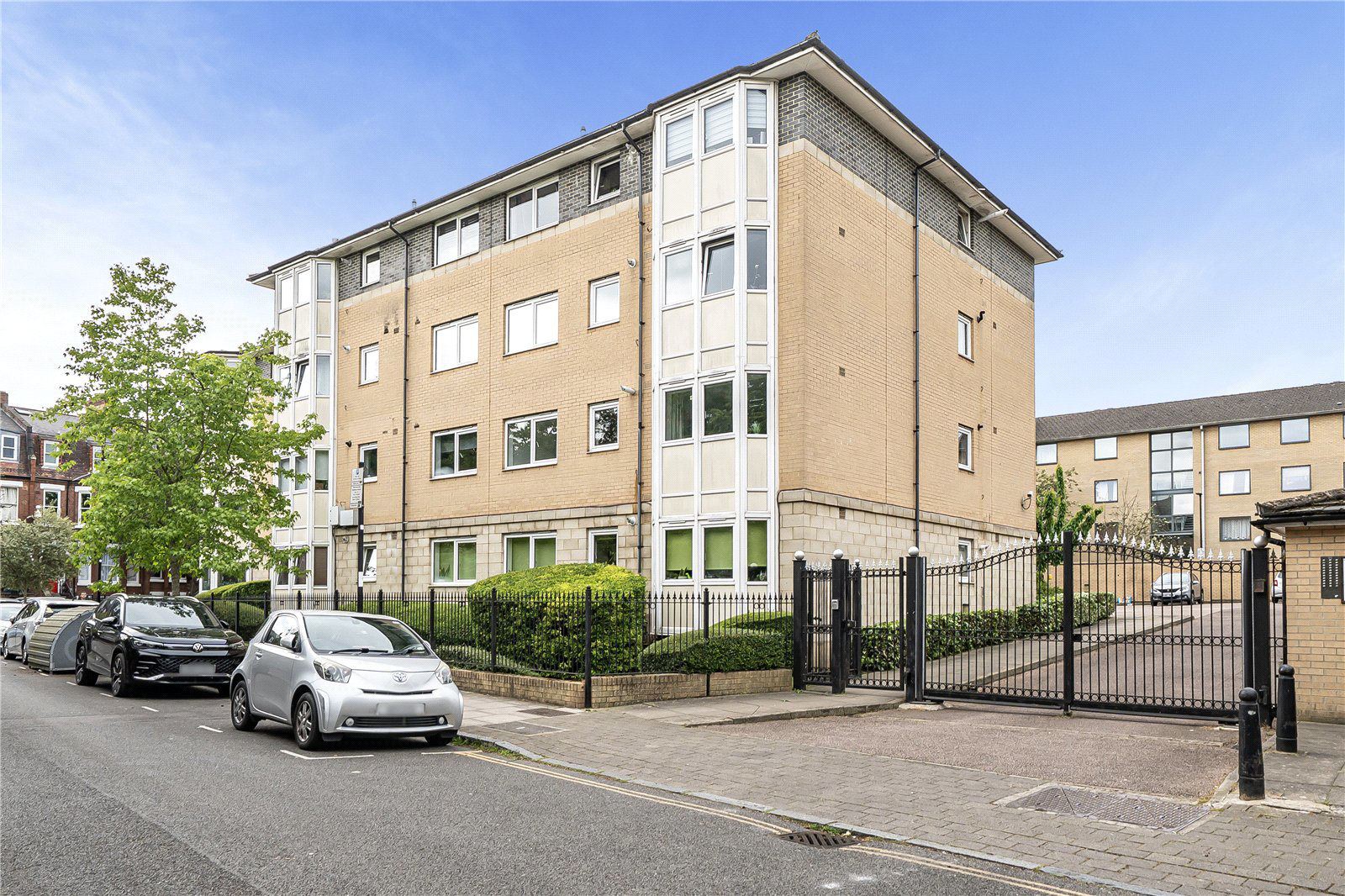 Tollington Park, Finsbury Park, London, N4