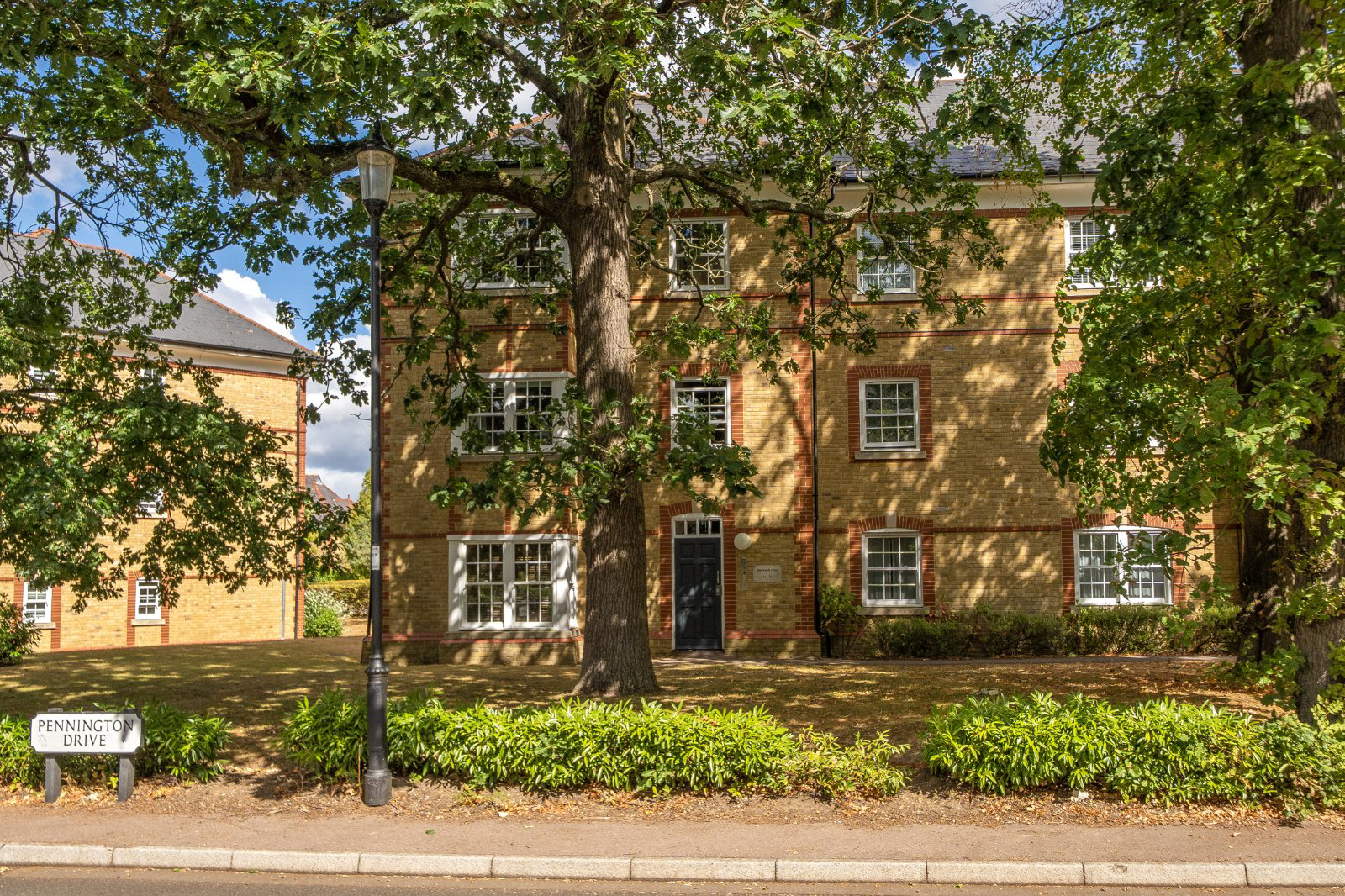 Blackwell Close, Winchmore Hill, London, N21, photo 5