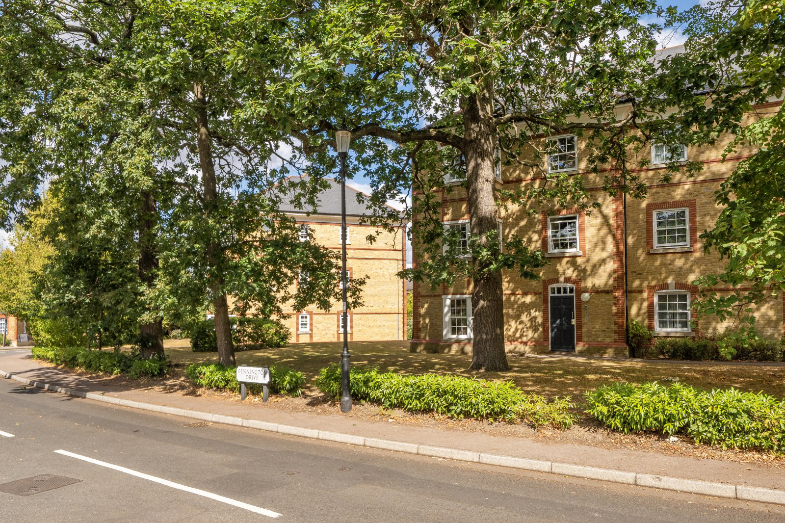Blackwell Close, Winchmore Hill, London, N21, photo 19
