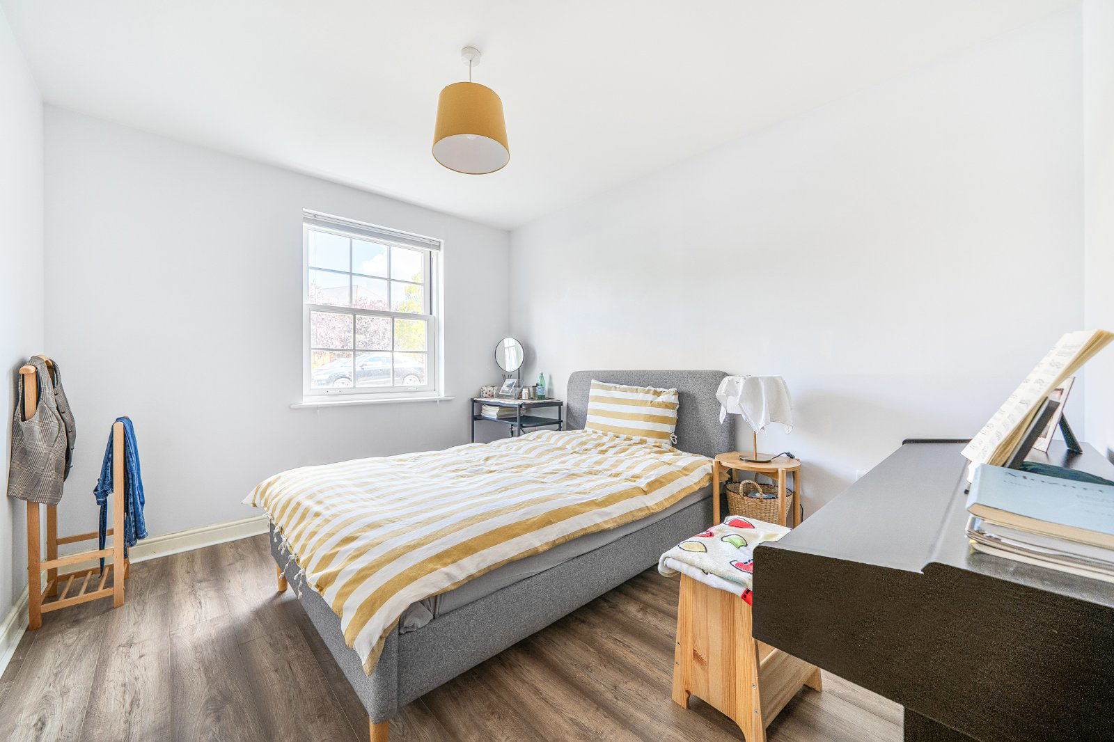 Blackwell Close, Winchmore Hill, London, N21, photo 8
